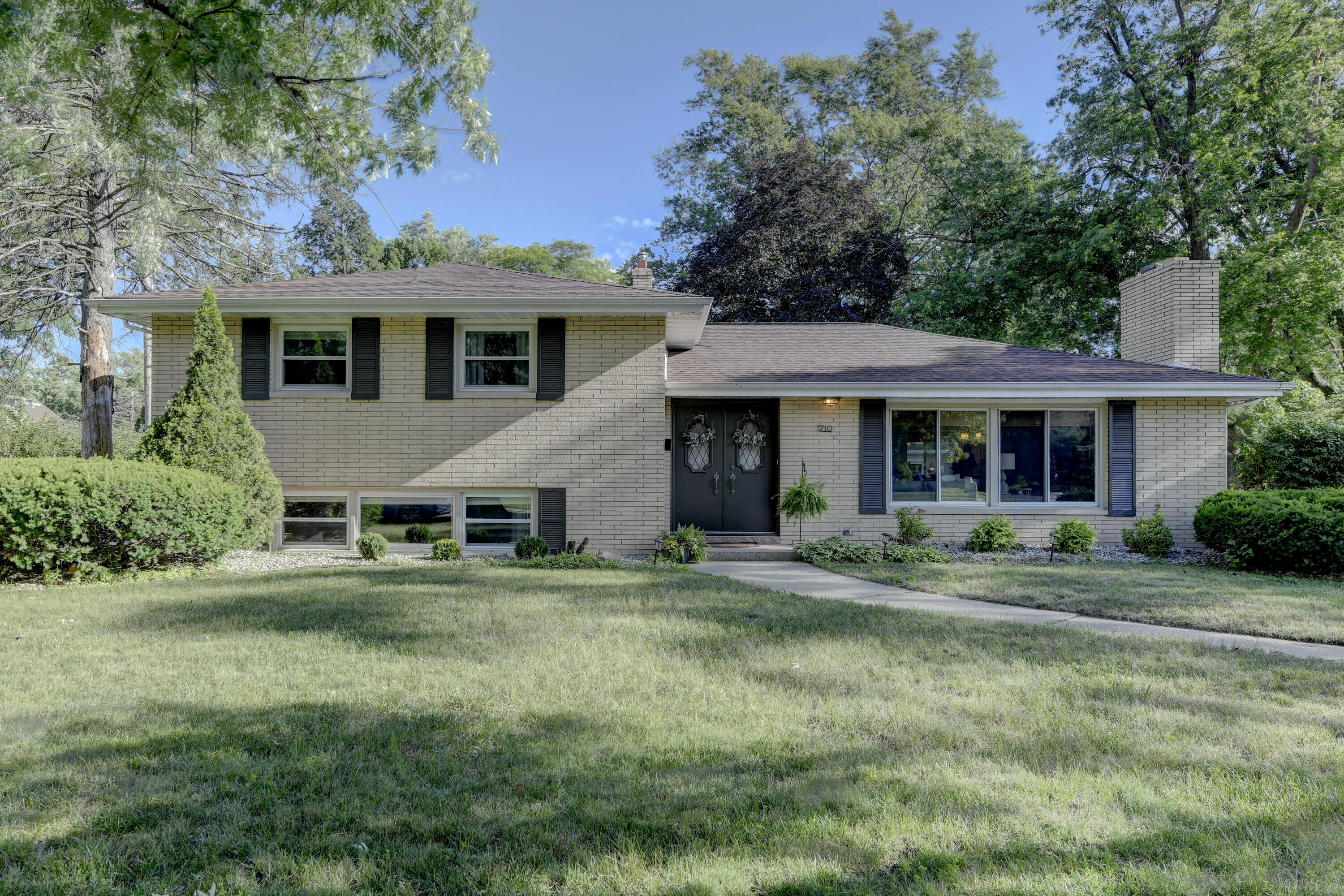 1210 Park Drive — photo