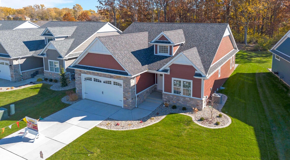 12707 Creekside Drive — photo
