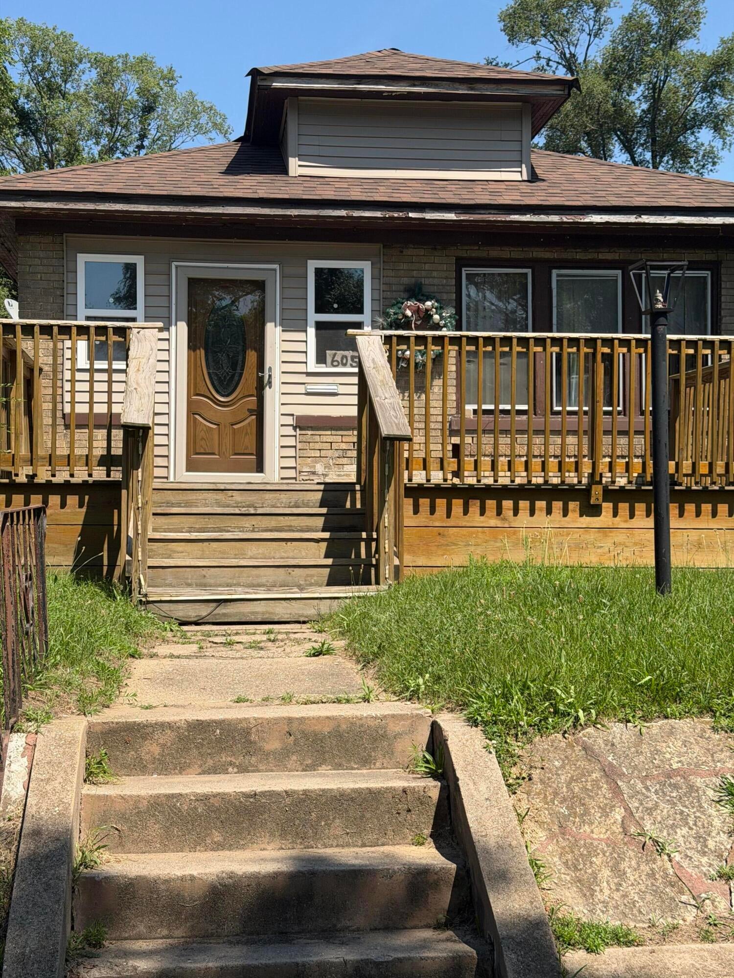 605 Durbin Street — photo