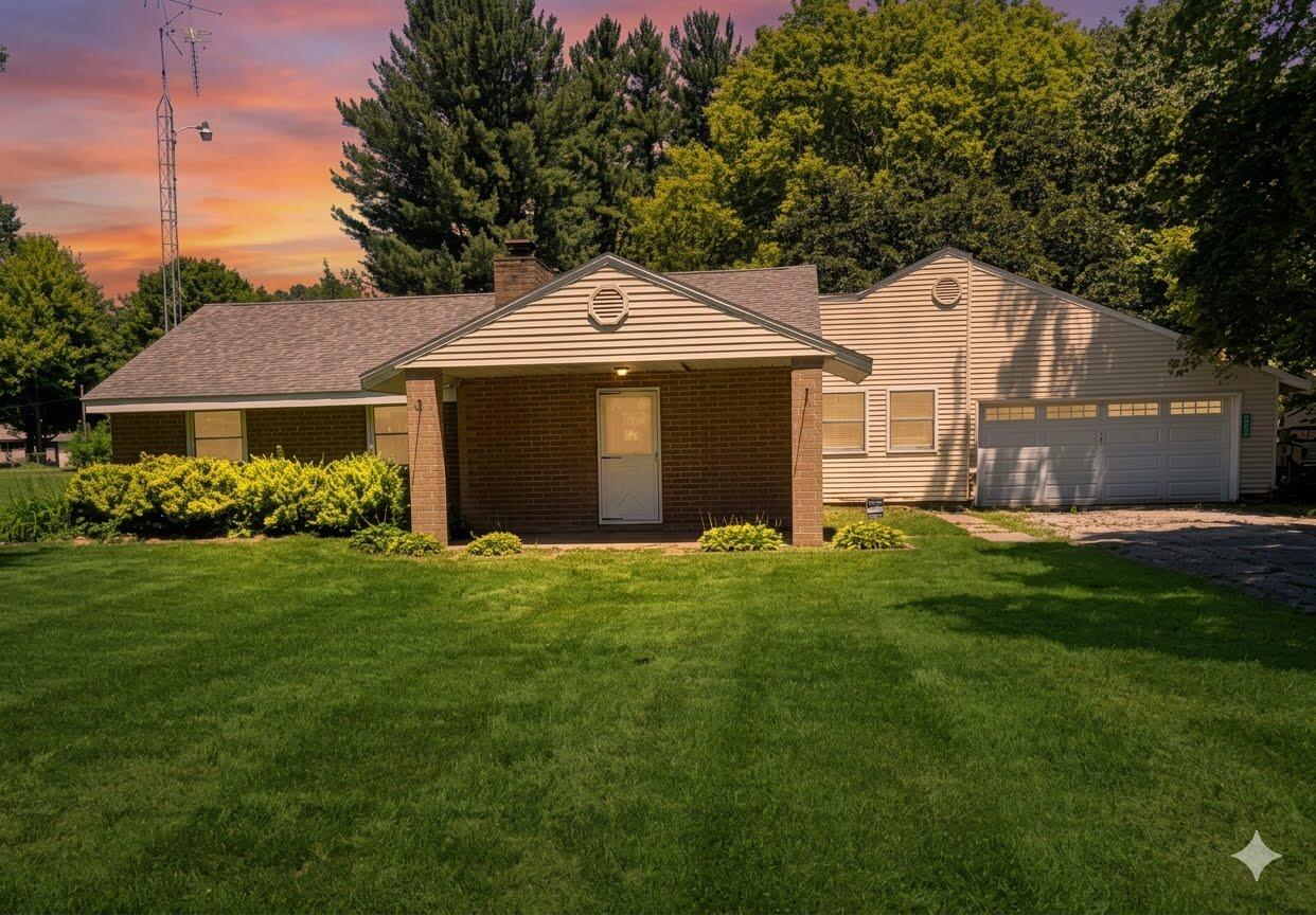 2223 W Oak Street — photo
