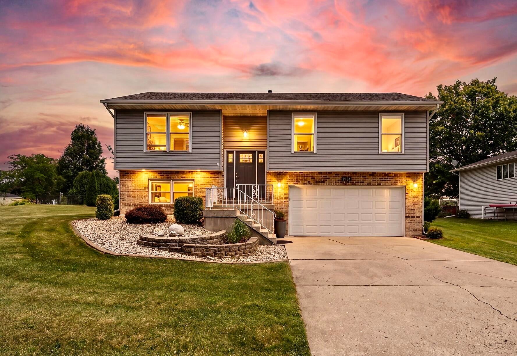 4176 Thornhill Drive — photo
