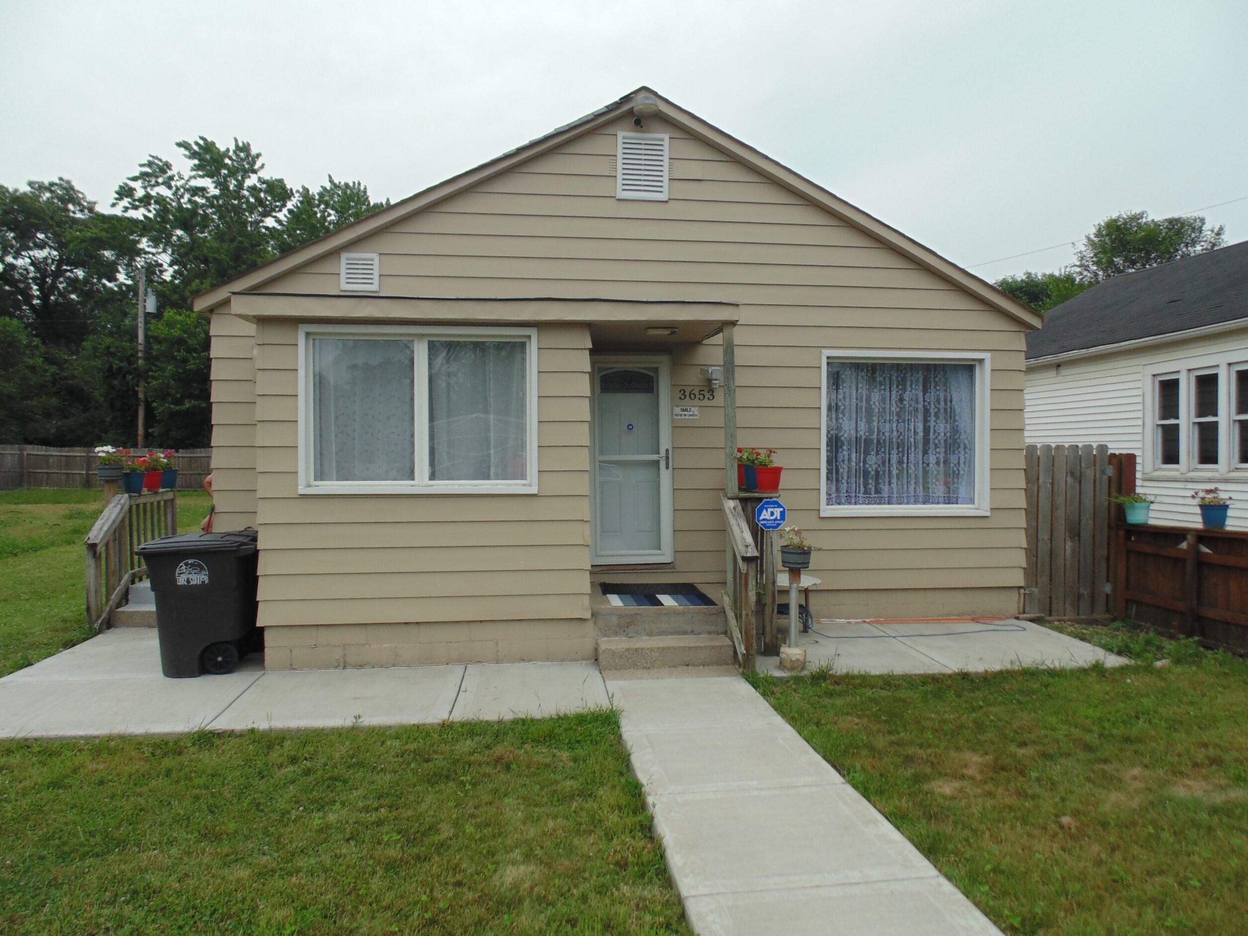 3653 Iowa Street — photo