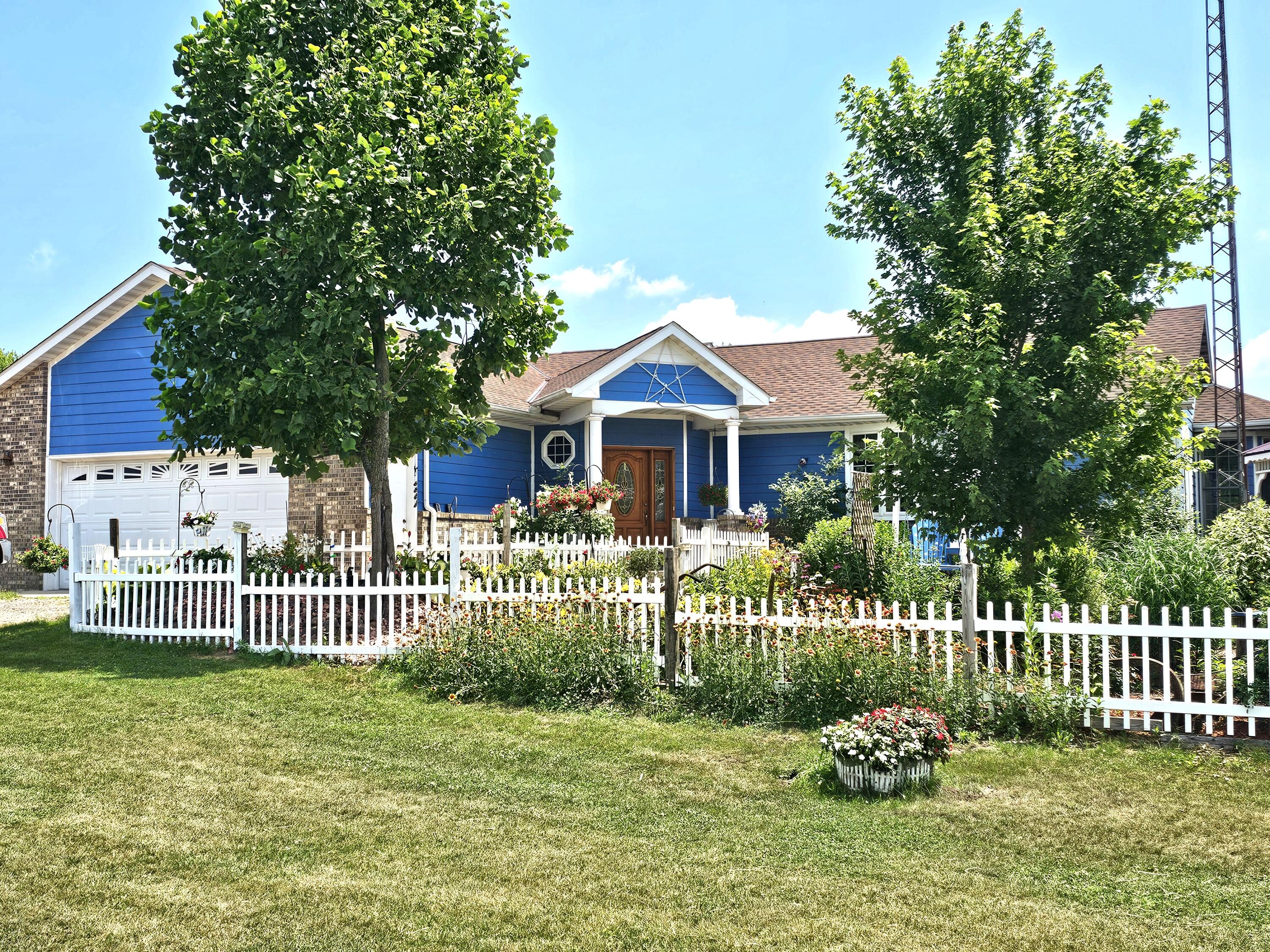 7161 N 1200 W — photo
