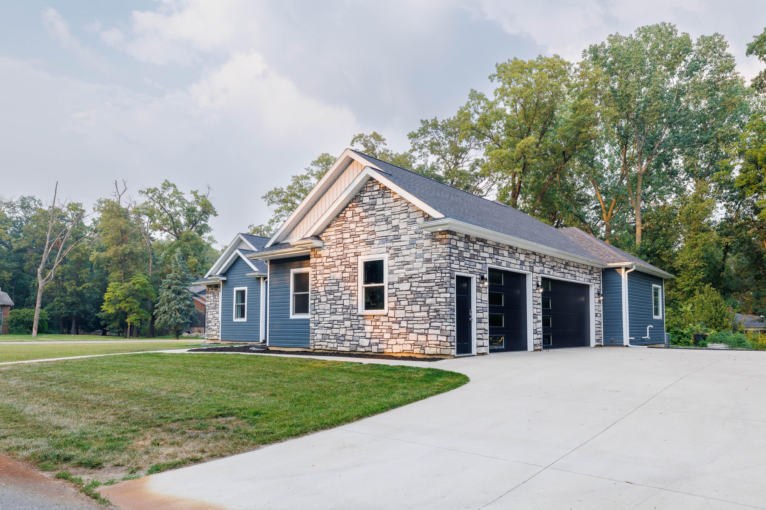5811 W Fairway Drive — photo