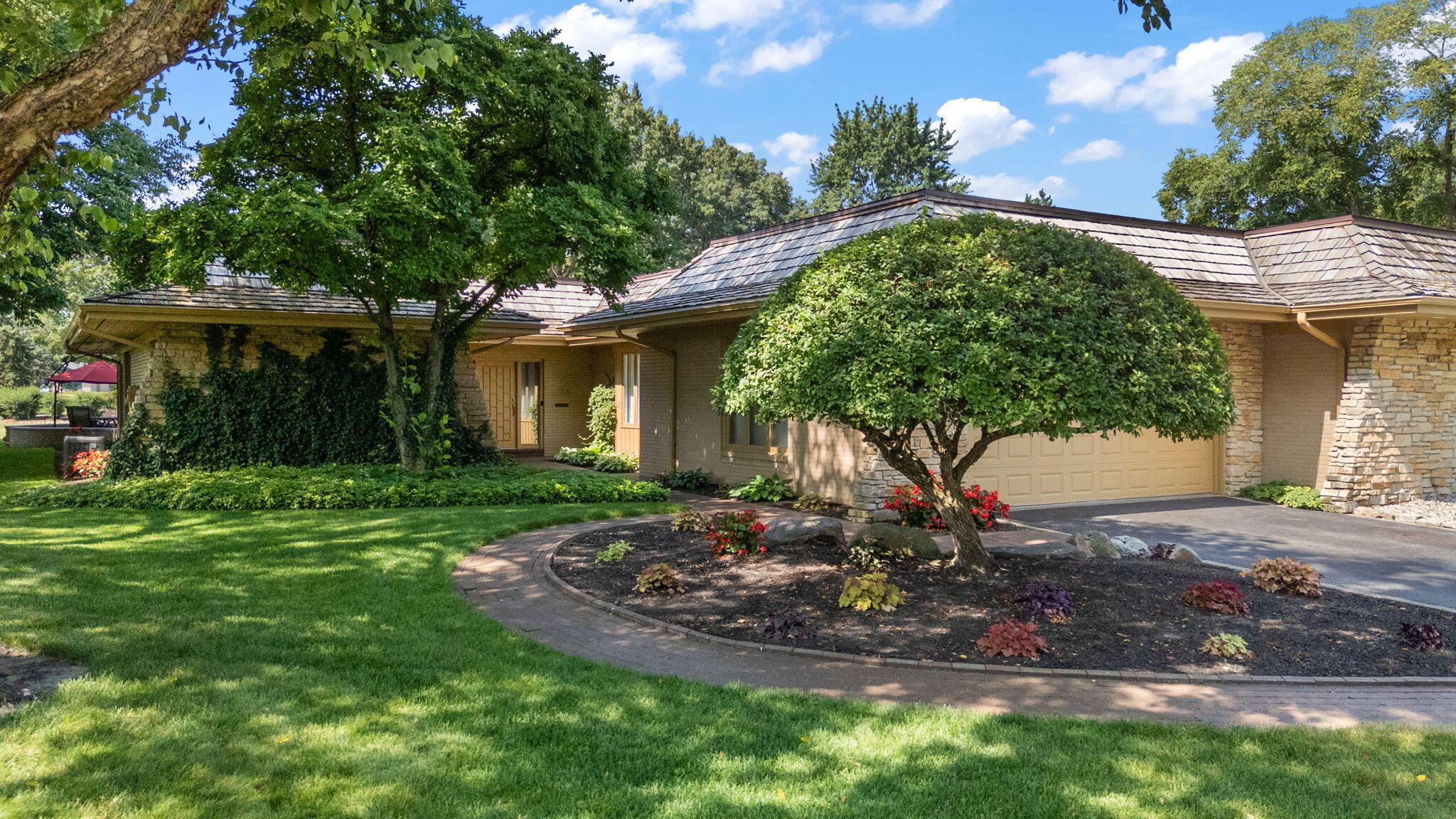 236 Inverness Lane — photo