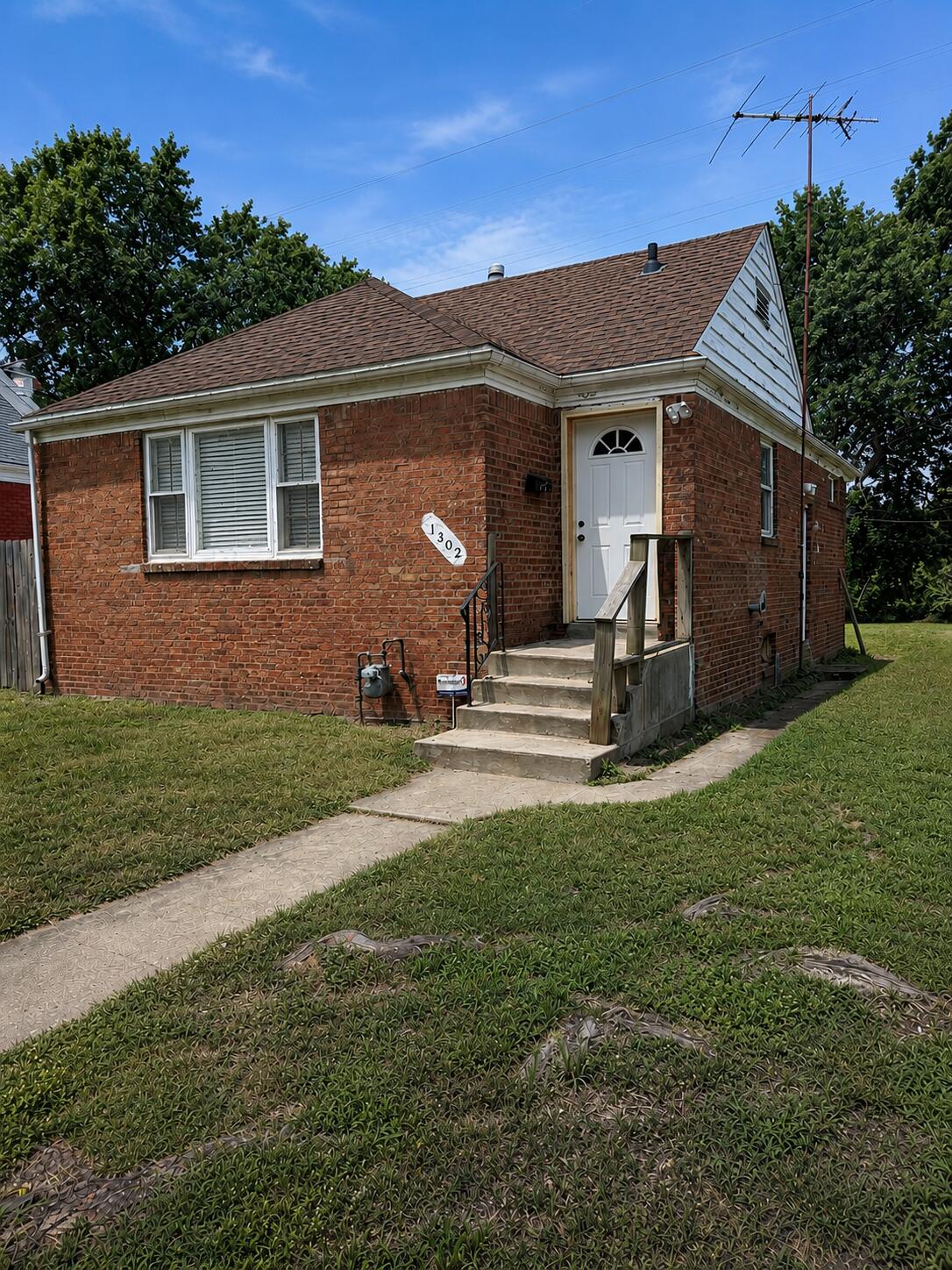 1302 Dakota Street — photo