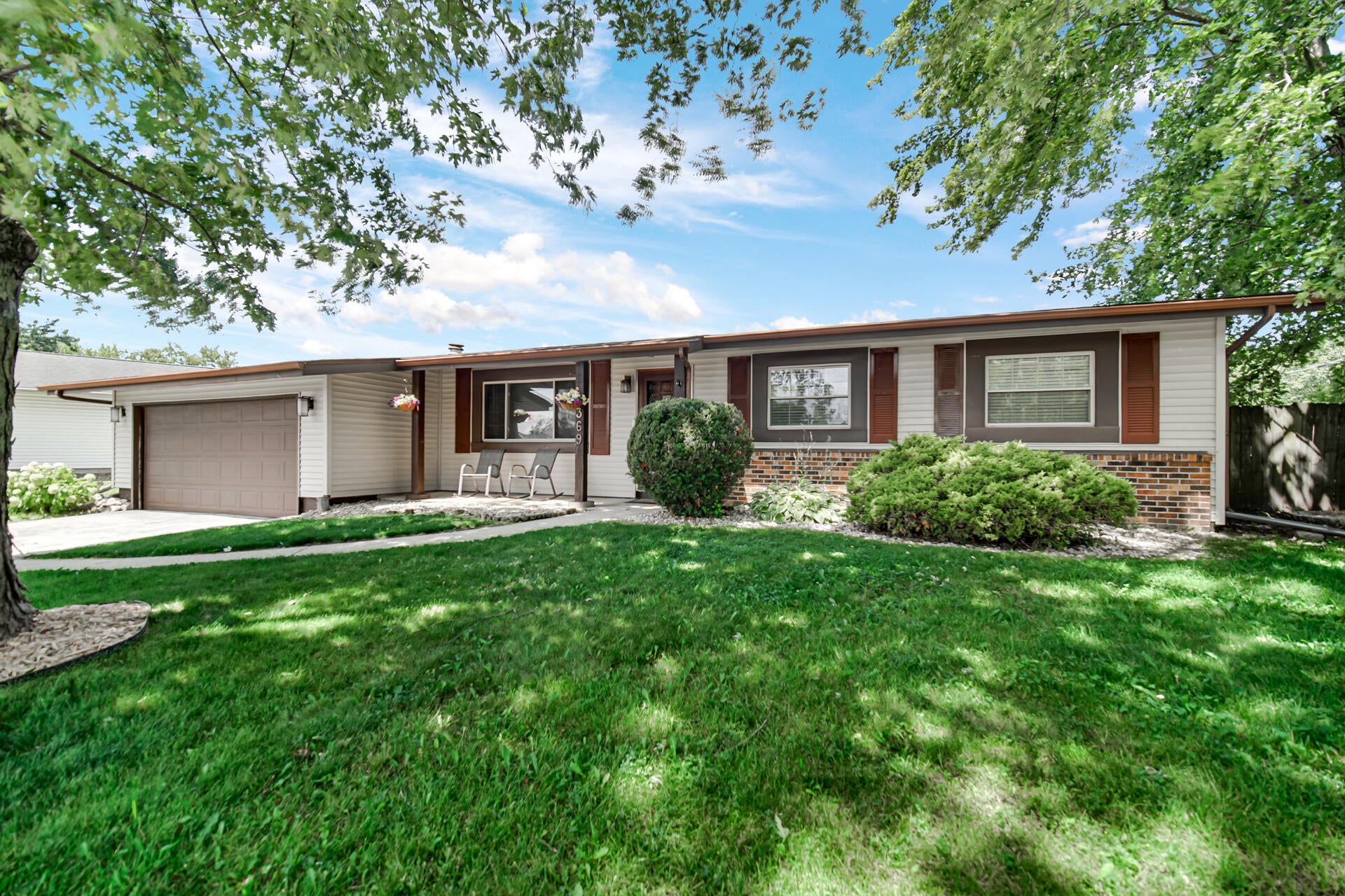 369 Riviera Circle — photo