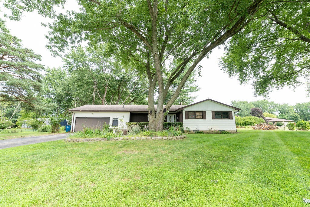 6697 W Calloway Street — photo