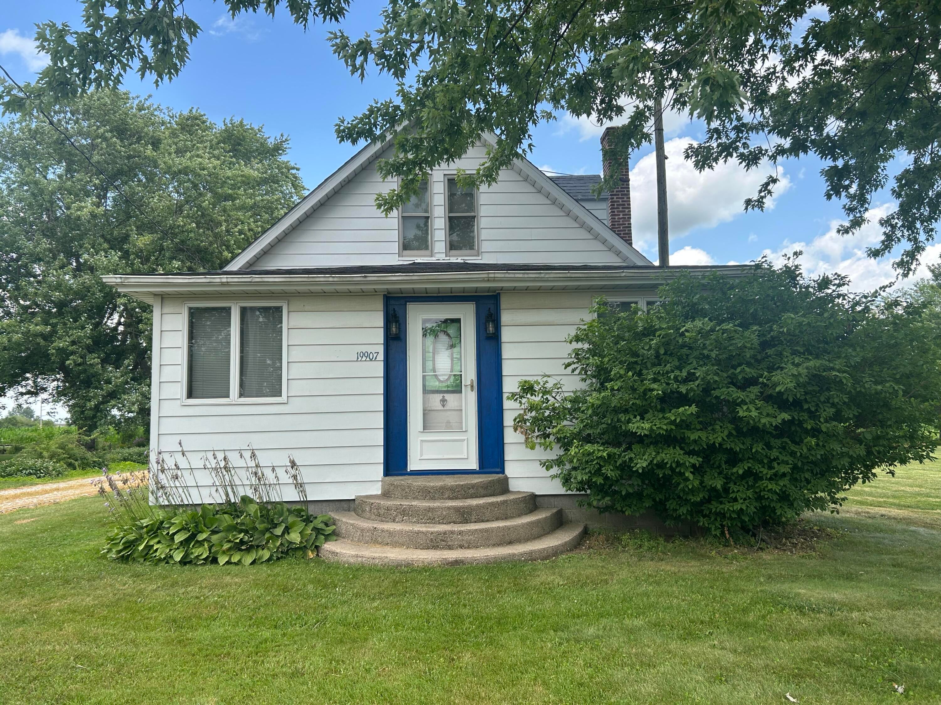 Home in Lowell, IN 46356 — photo 3