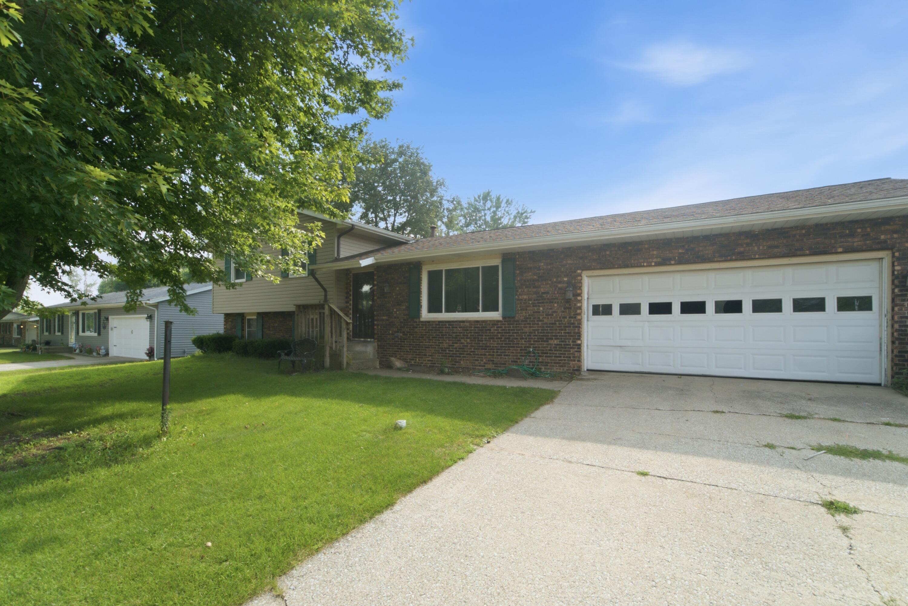 609 Black Oak Drive — photo