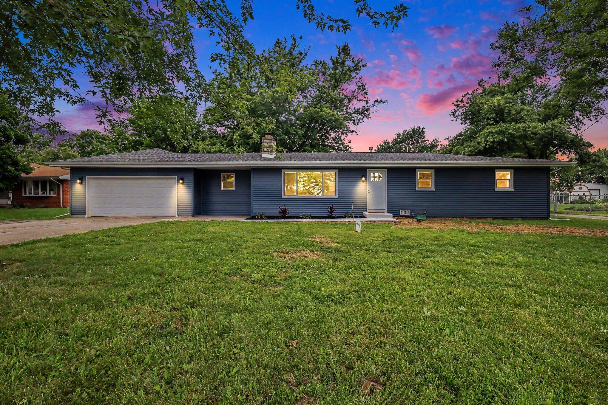 838 N 450 W — photo