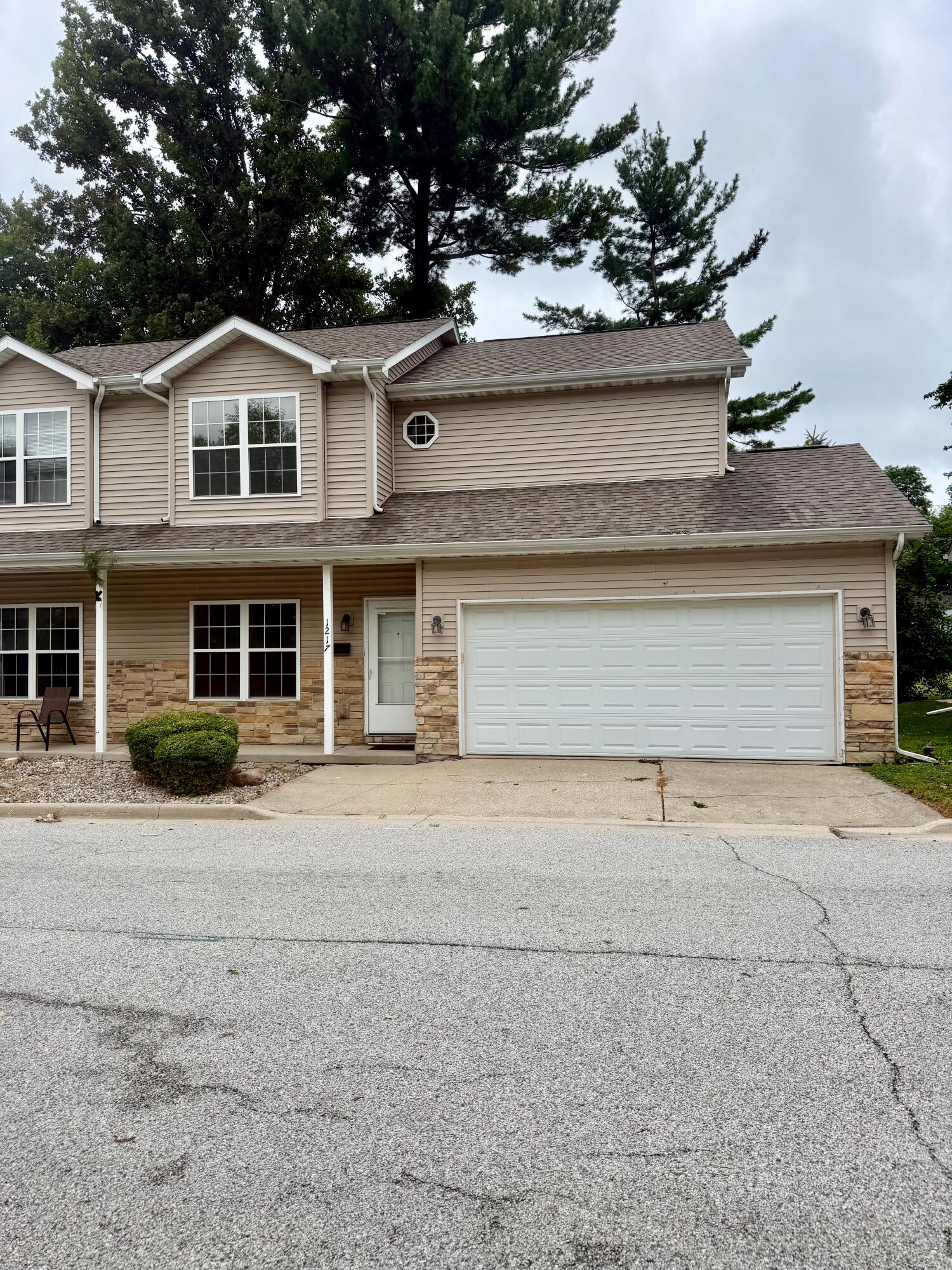 1217 Baron Court — photo