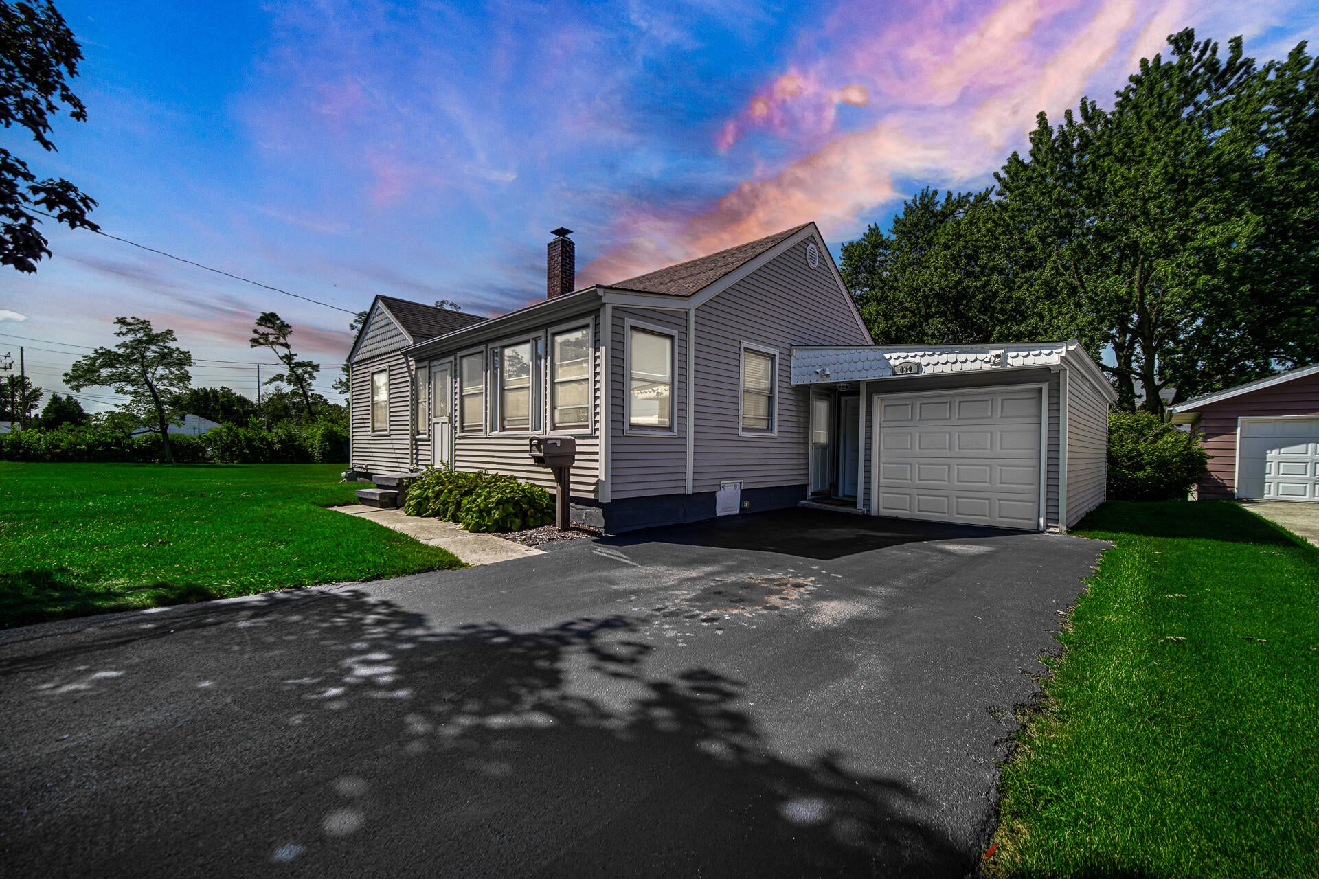 434 W Walnut Street — photo