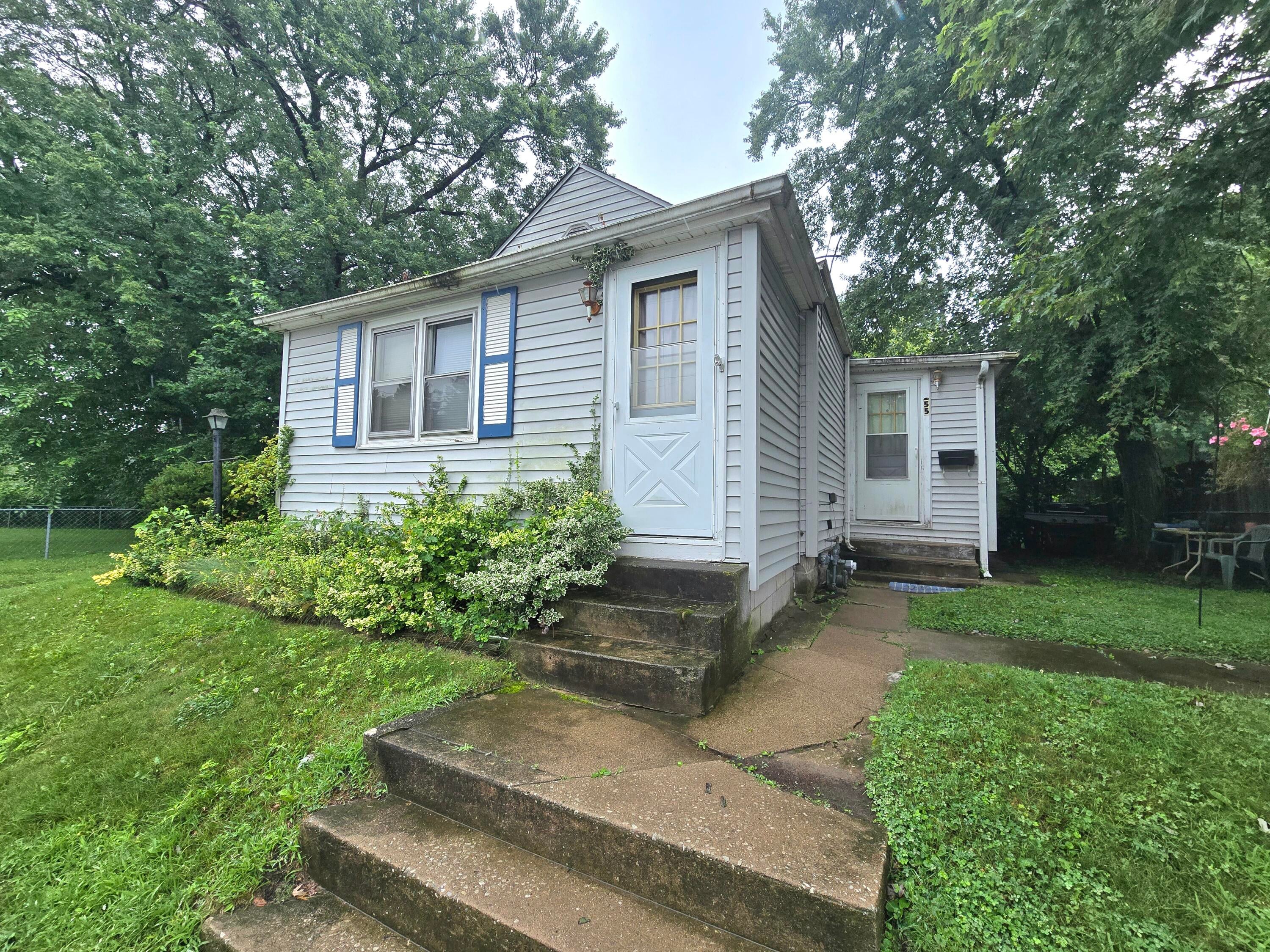 255 E 8th Street — photo
