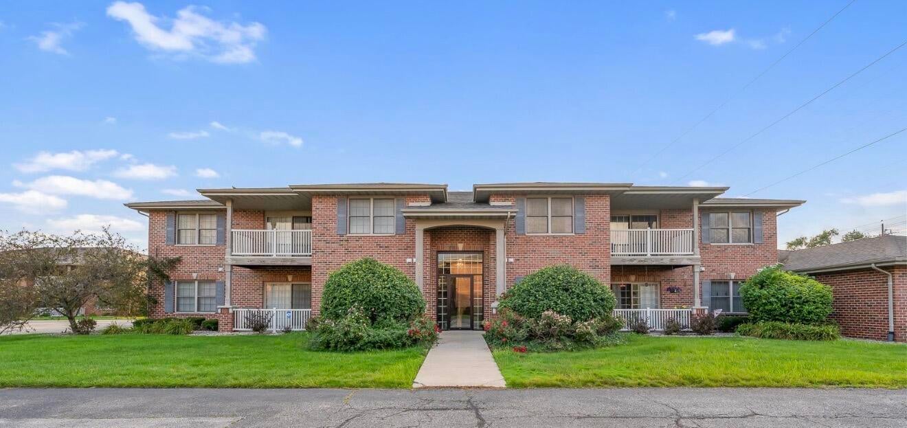 635 Cambridge Court 2B — photo