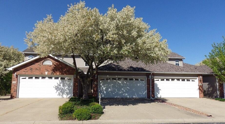 2224 Sandridge Lane — photo