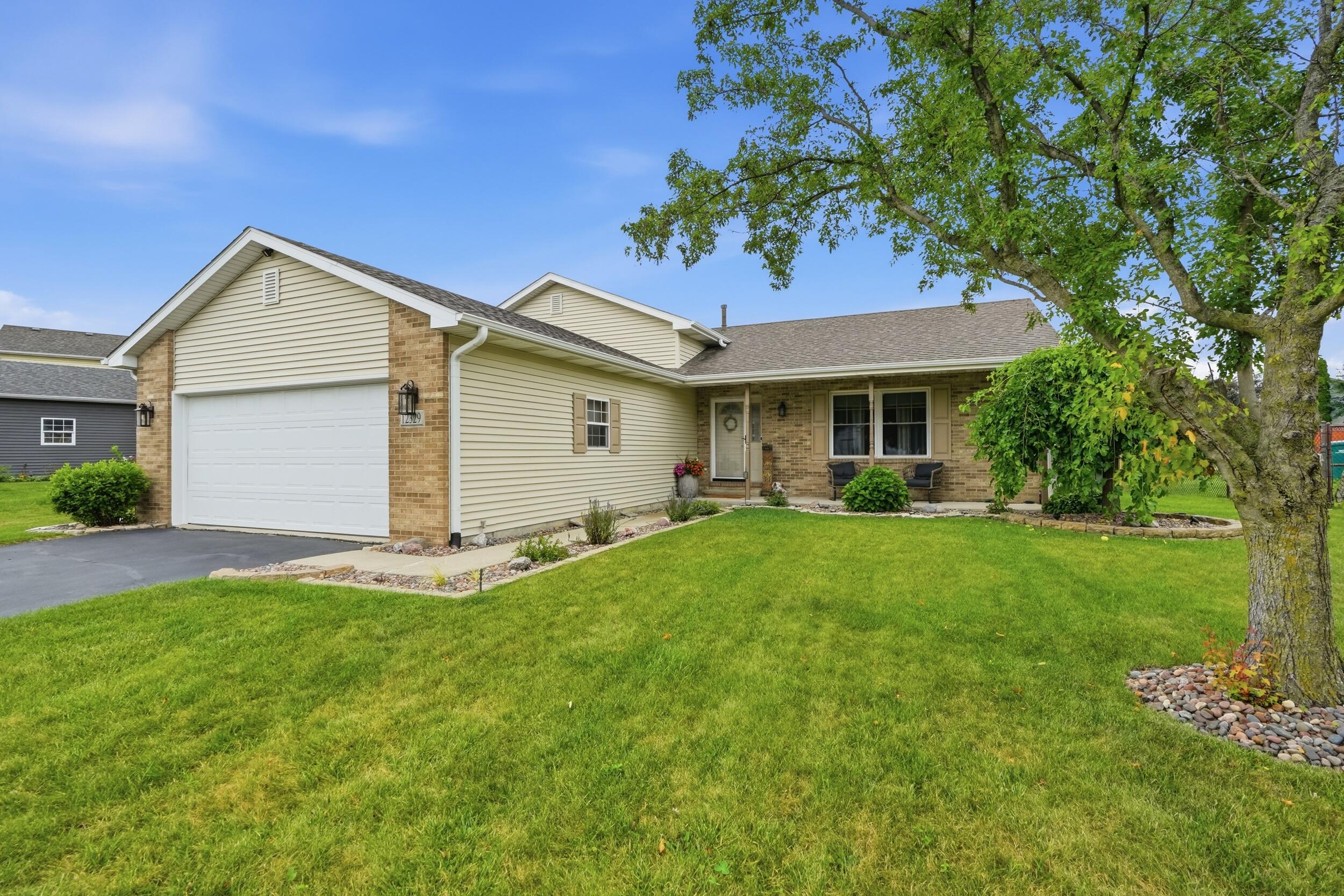 12329 Tippecanoe Place — photo