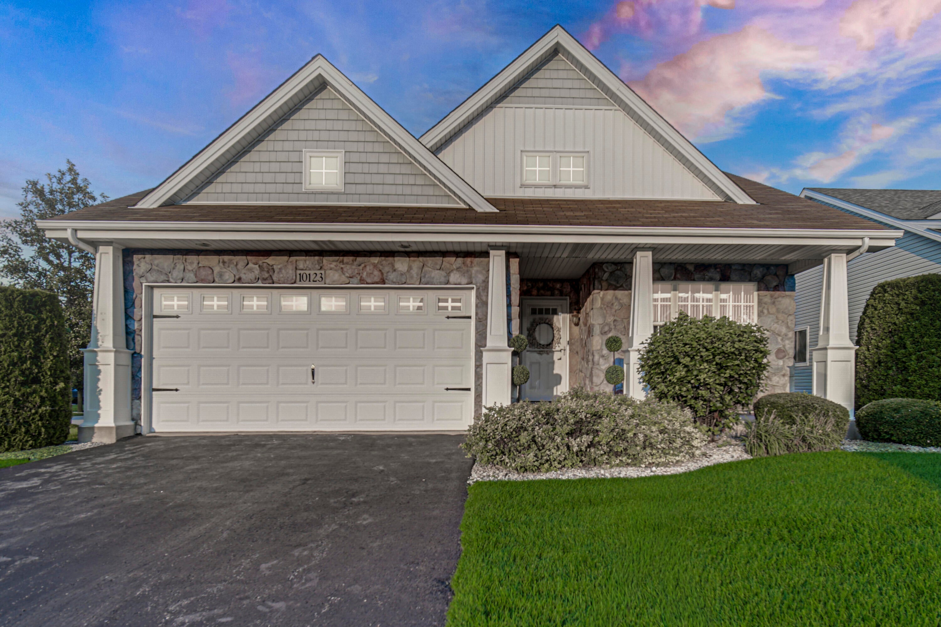 10123 Azalea Drive — photo