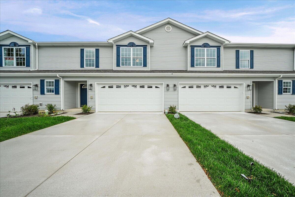 9563 Luebcke Lane — photo
