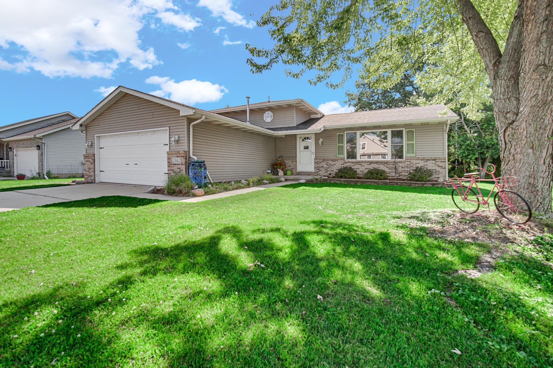 2342 Westwood Lane — photo