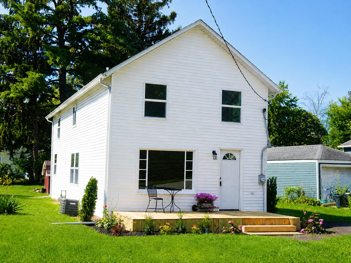708 E Washington Street — photo