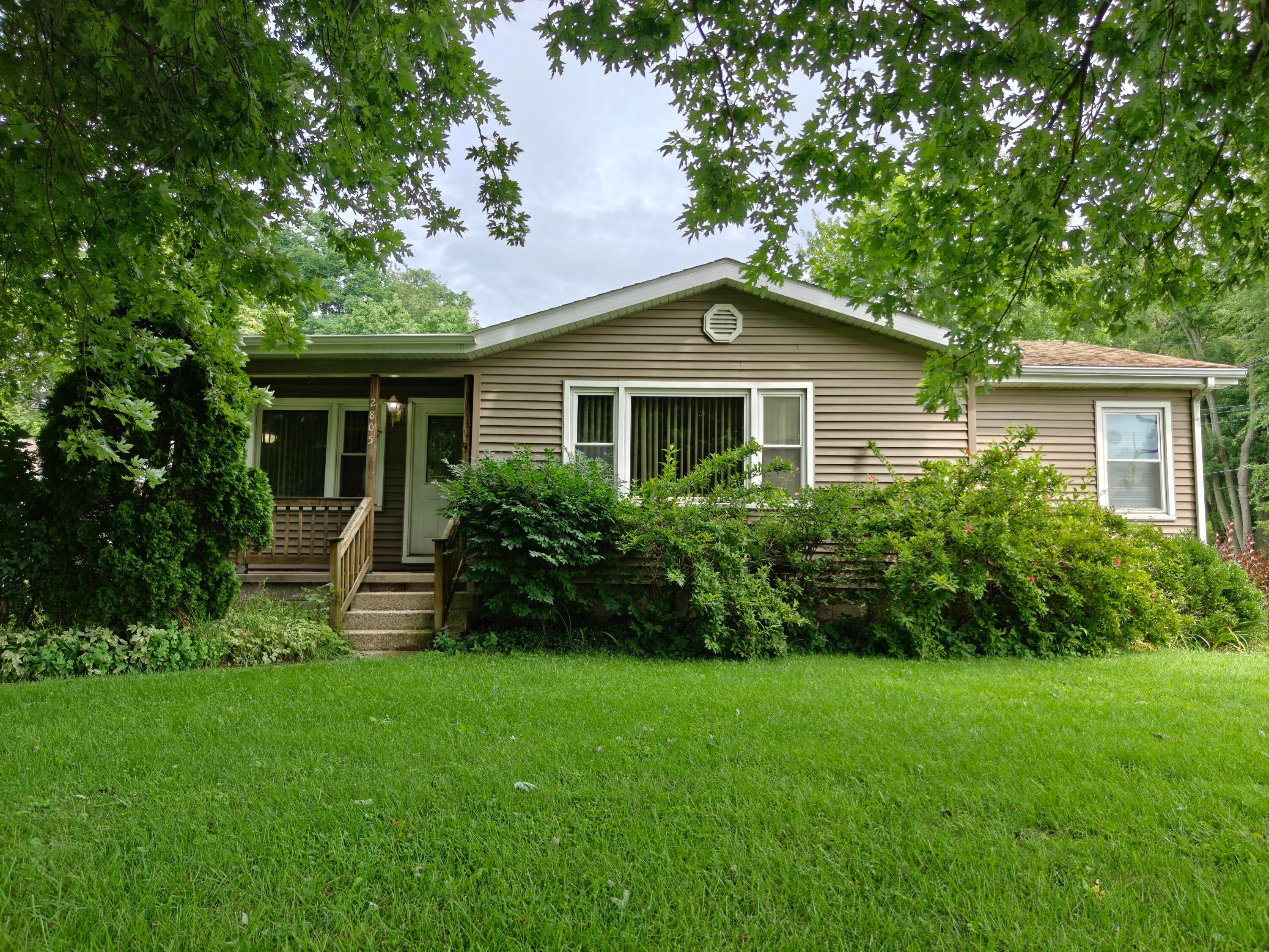 2805 N County Line Road — photo