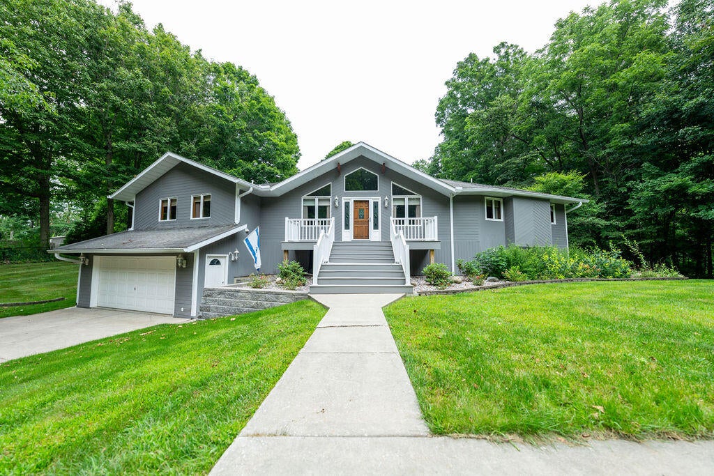 471 E 830 N — photo