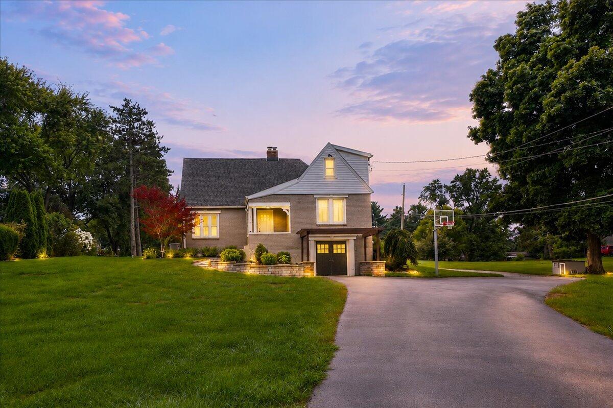 214 W Joliet Road — photo