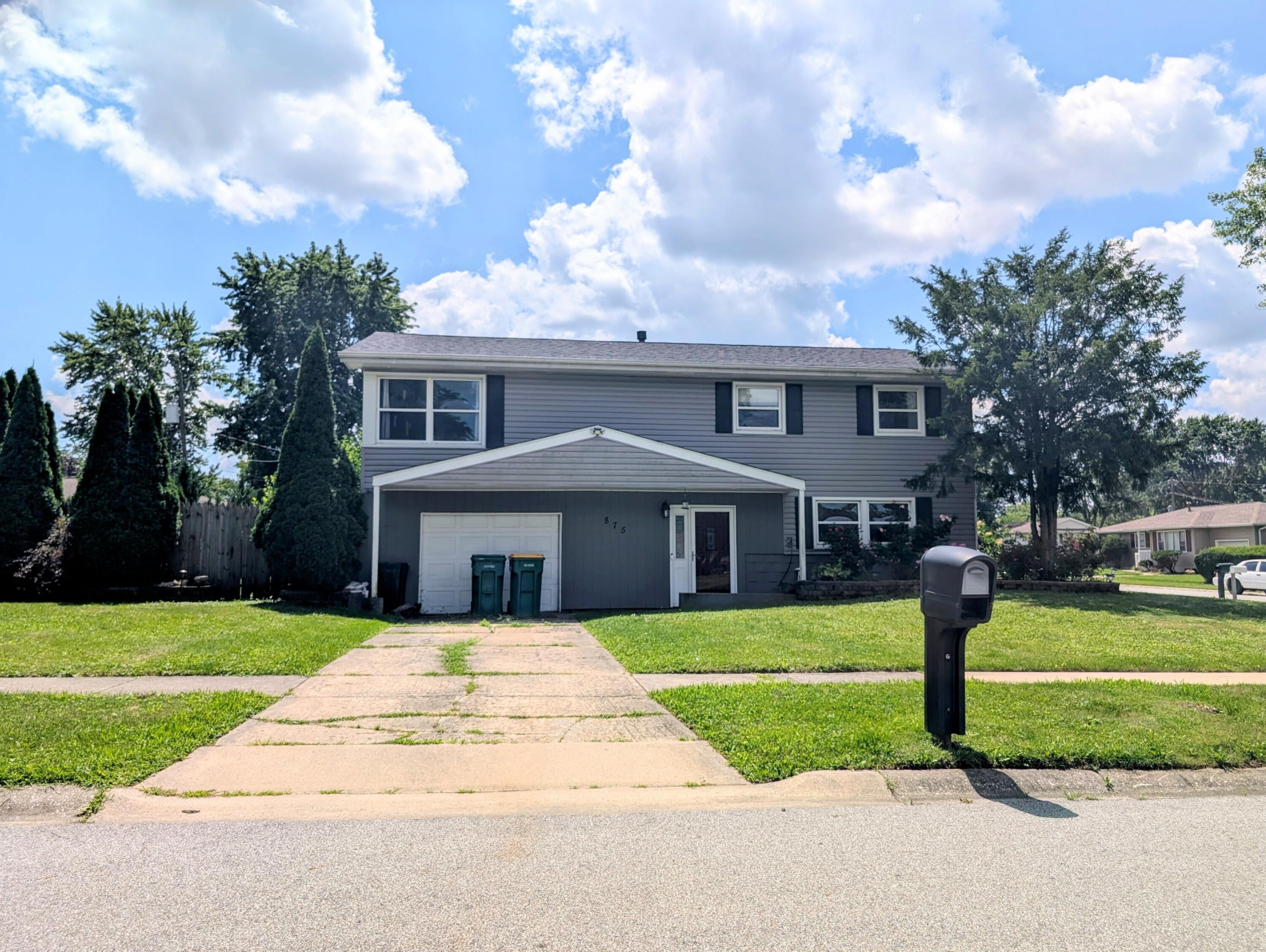 875 W 72nd Court — photo