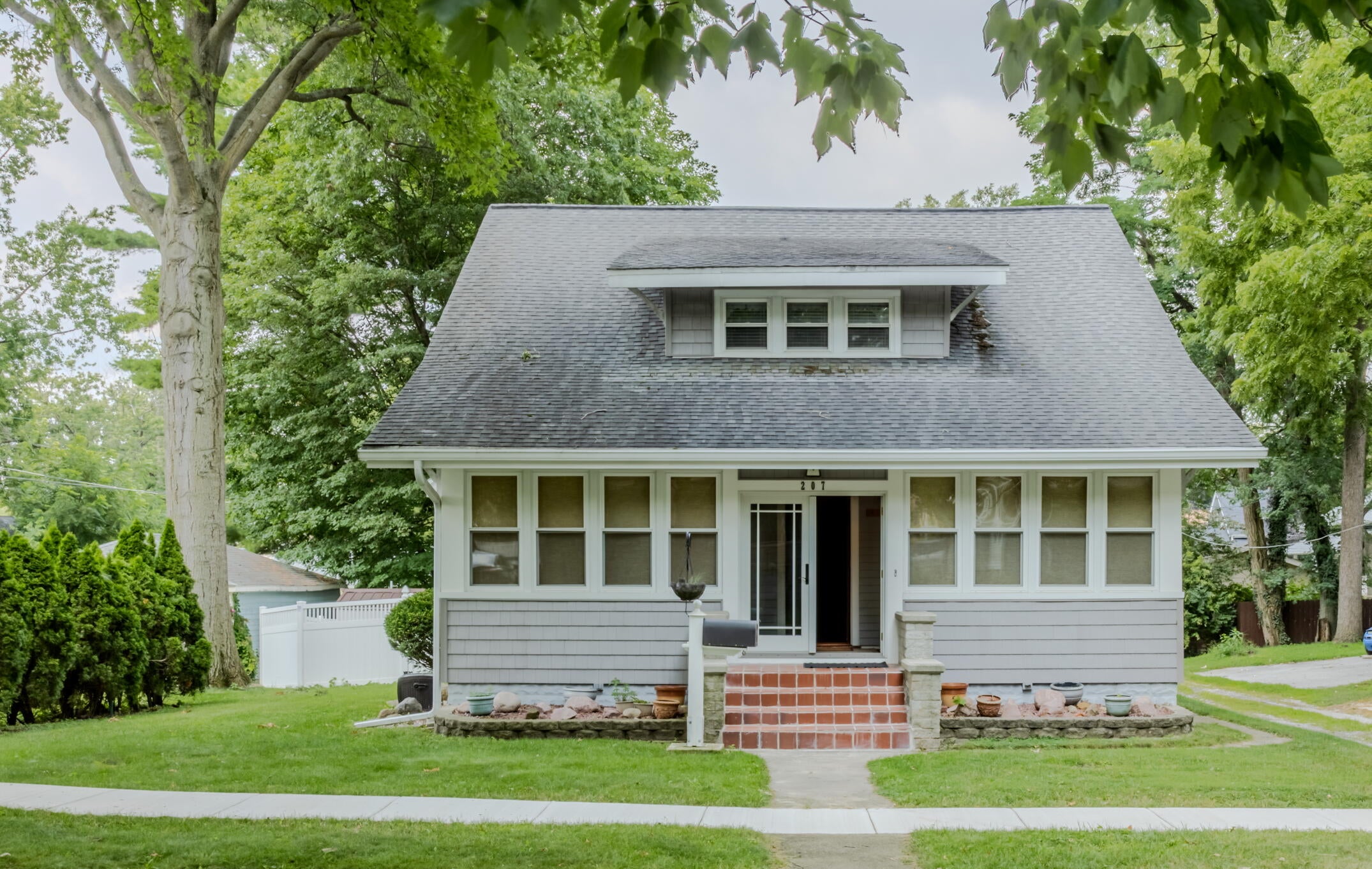 207 Weston Street — photo