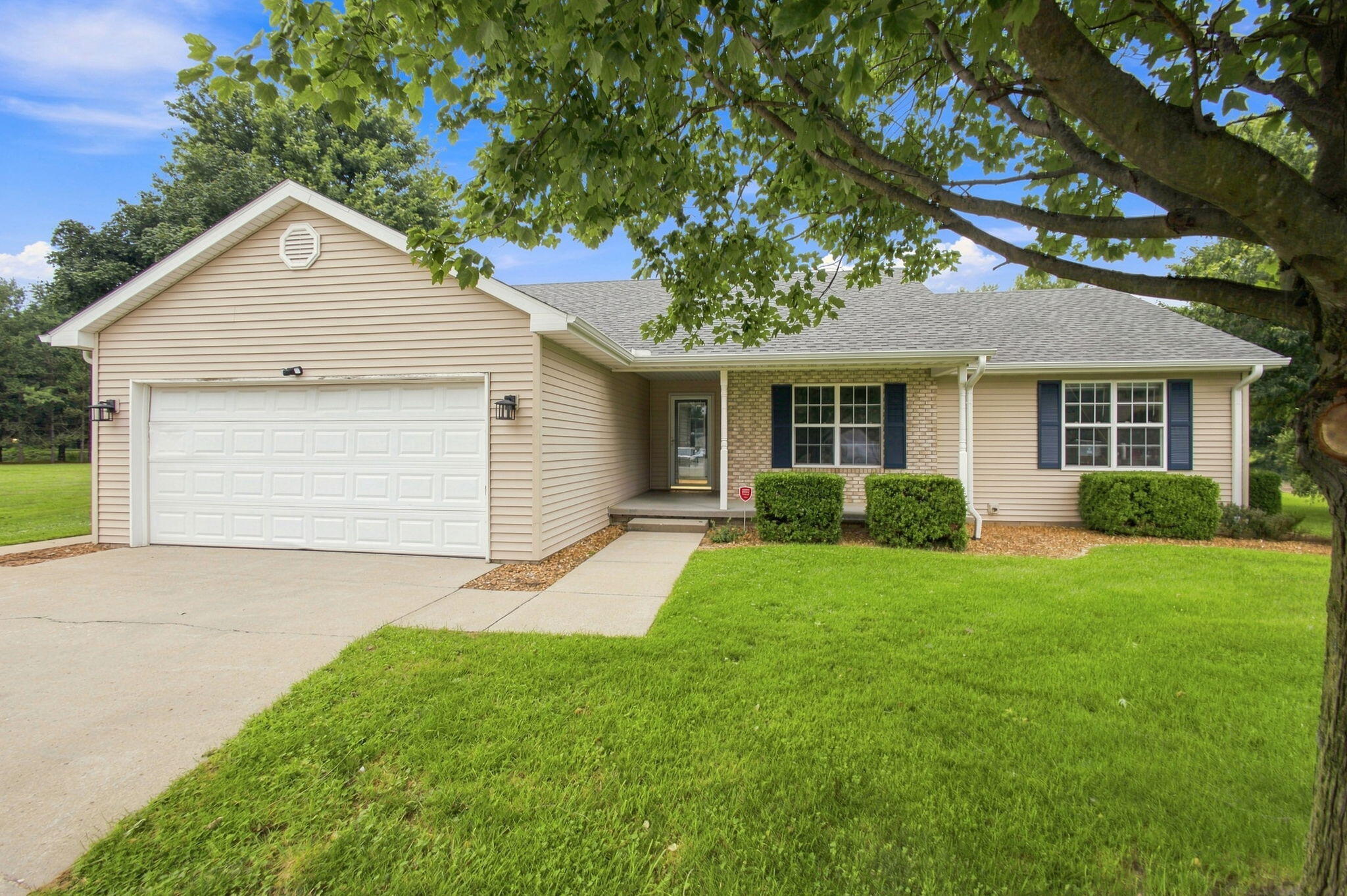 11398 N Pine Court — photo