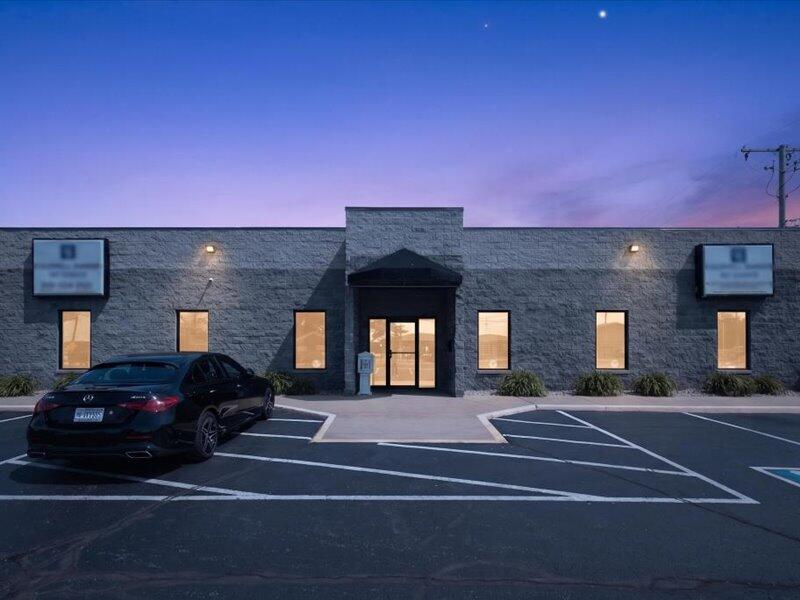 245 W Johnson 3 — photo