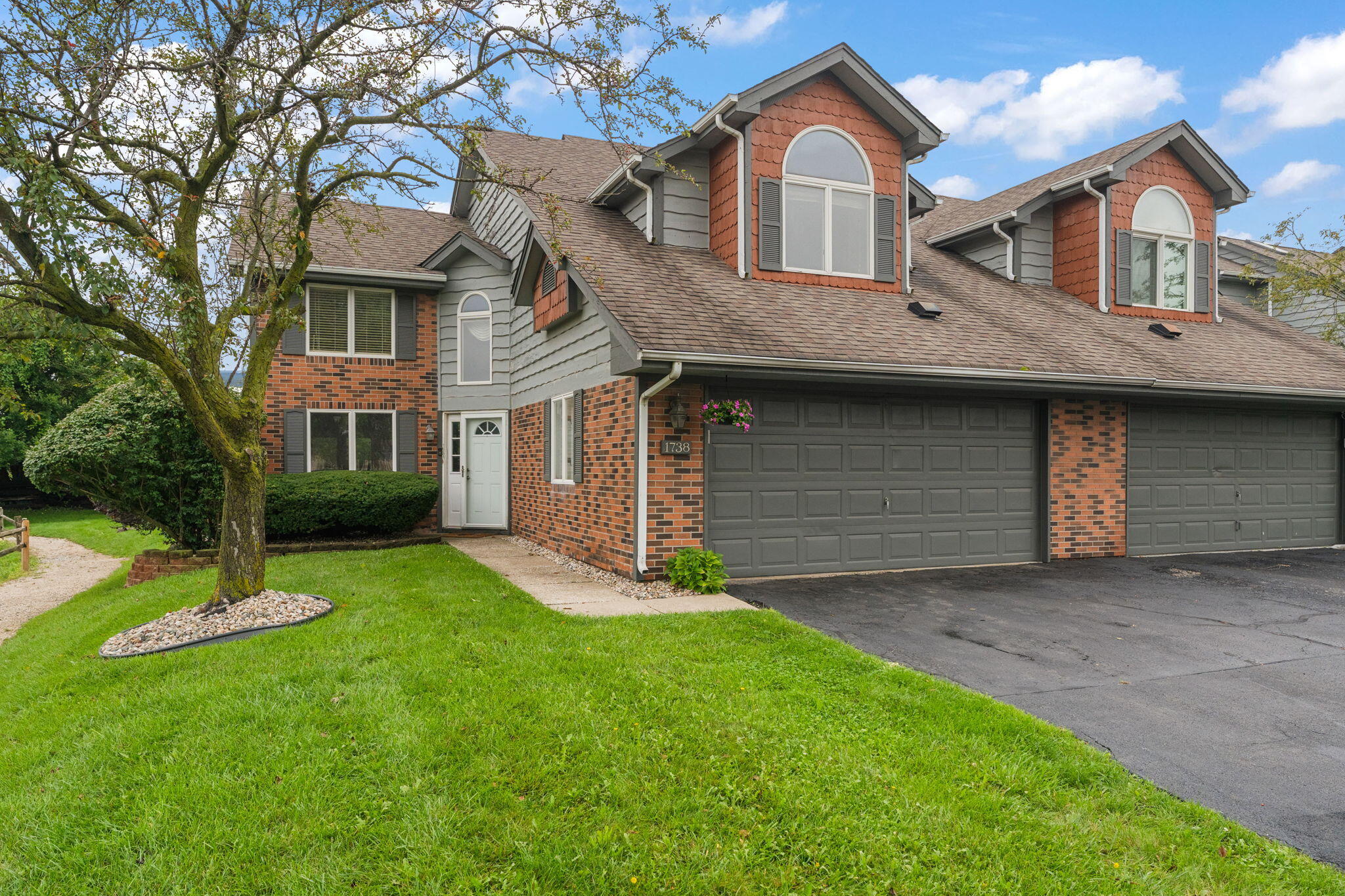 1738 Wedgewood Court — photo