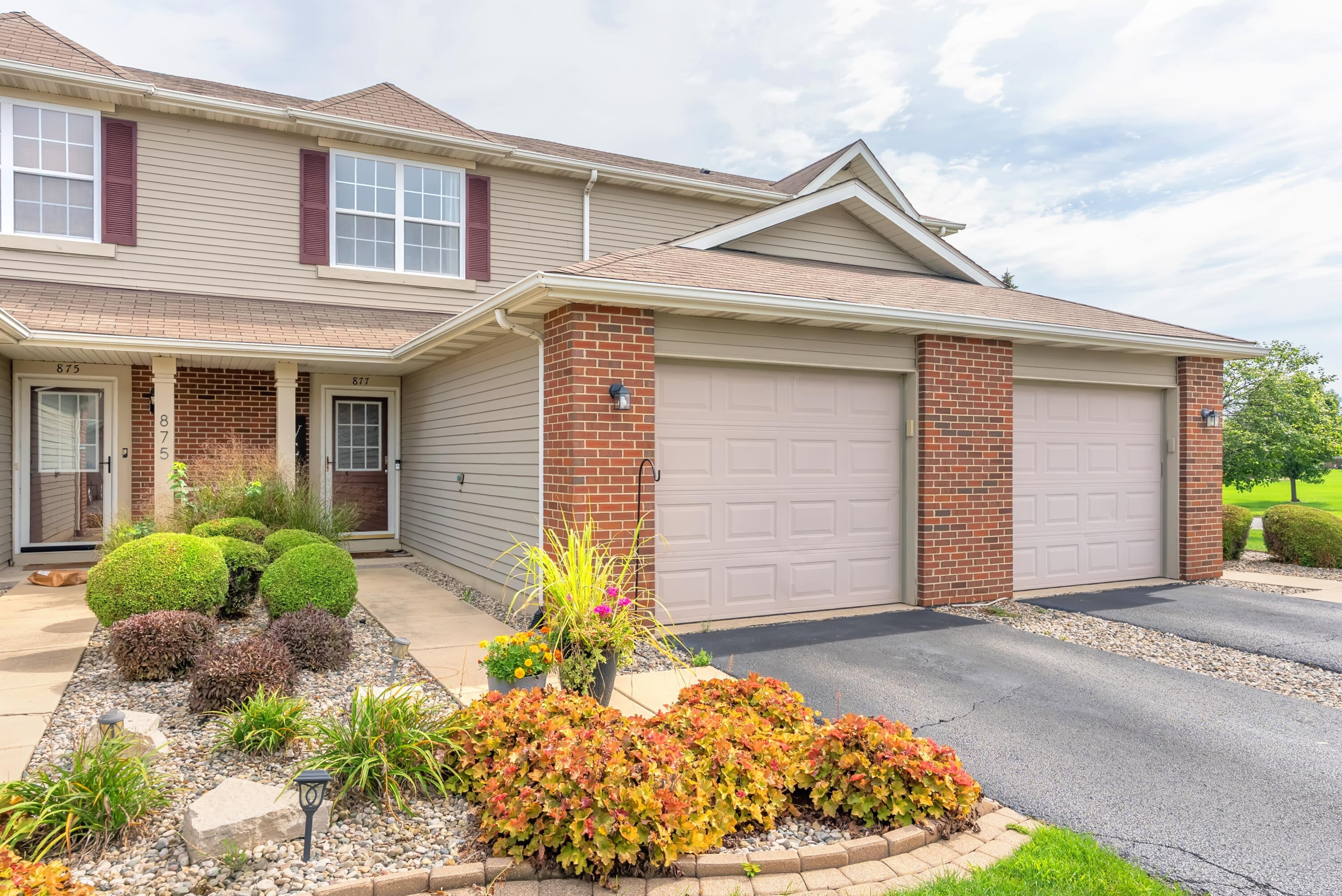877 Flagstone Drive — photo