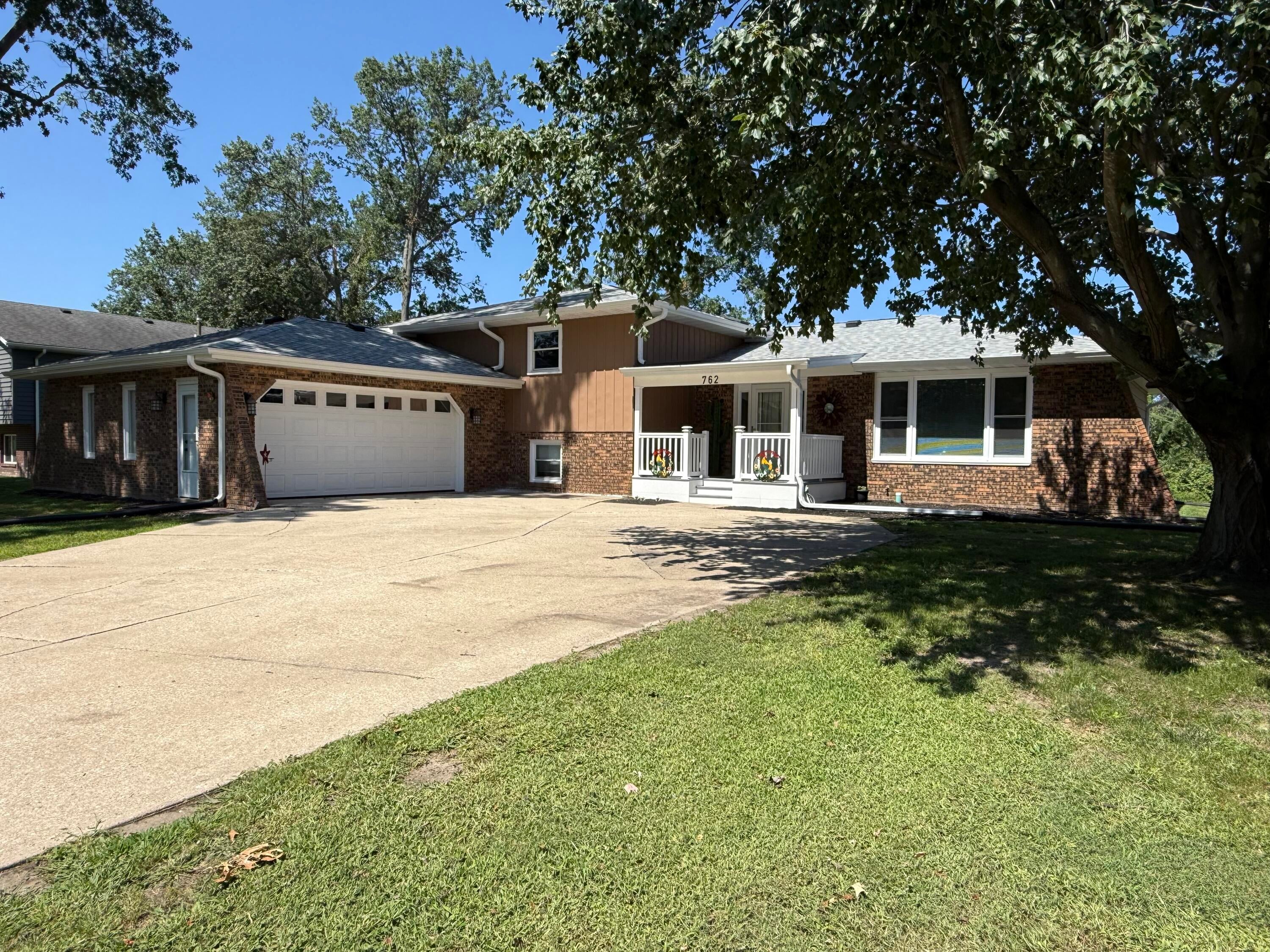 762 Dunewood Drive — photo