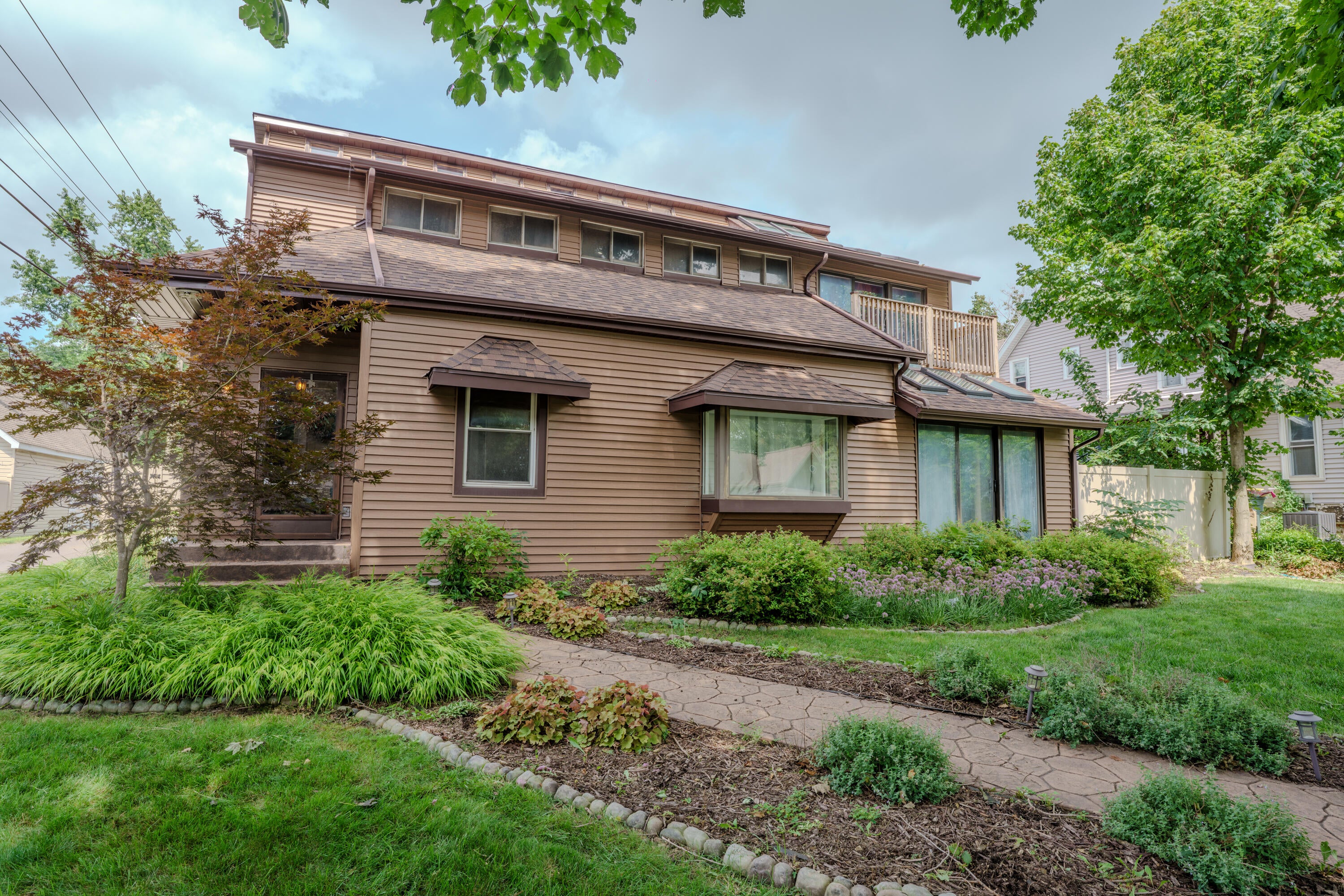 405 E Chicago Street — photo
