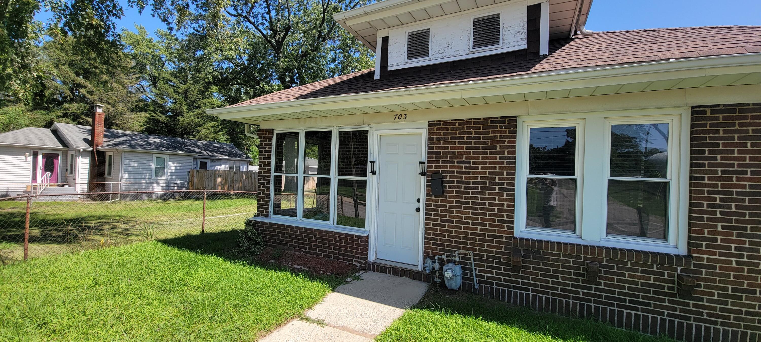 703 N Carroll Avenue — photo