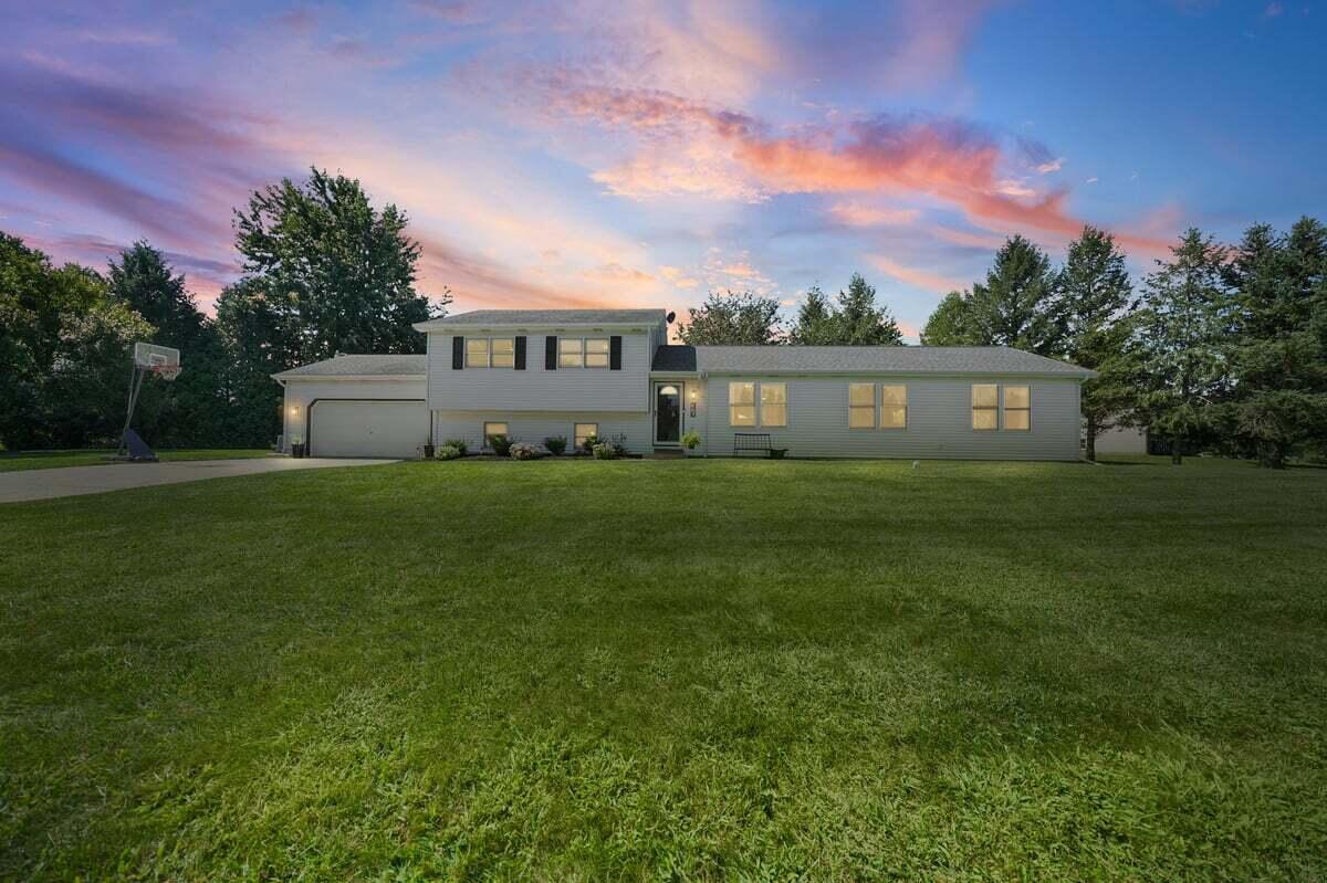 376 Nathan Terrace — photo