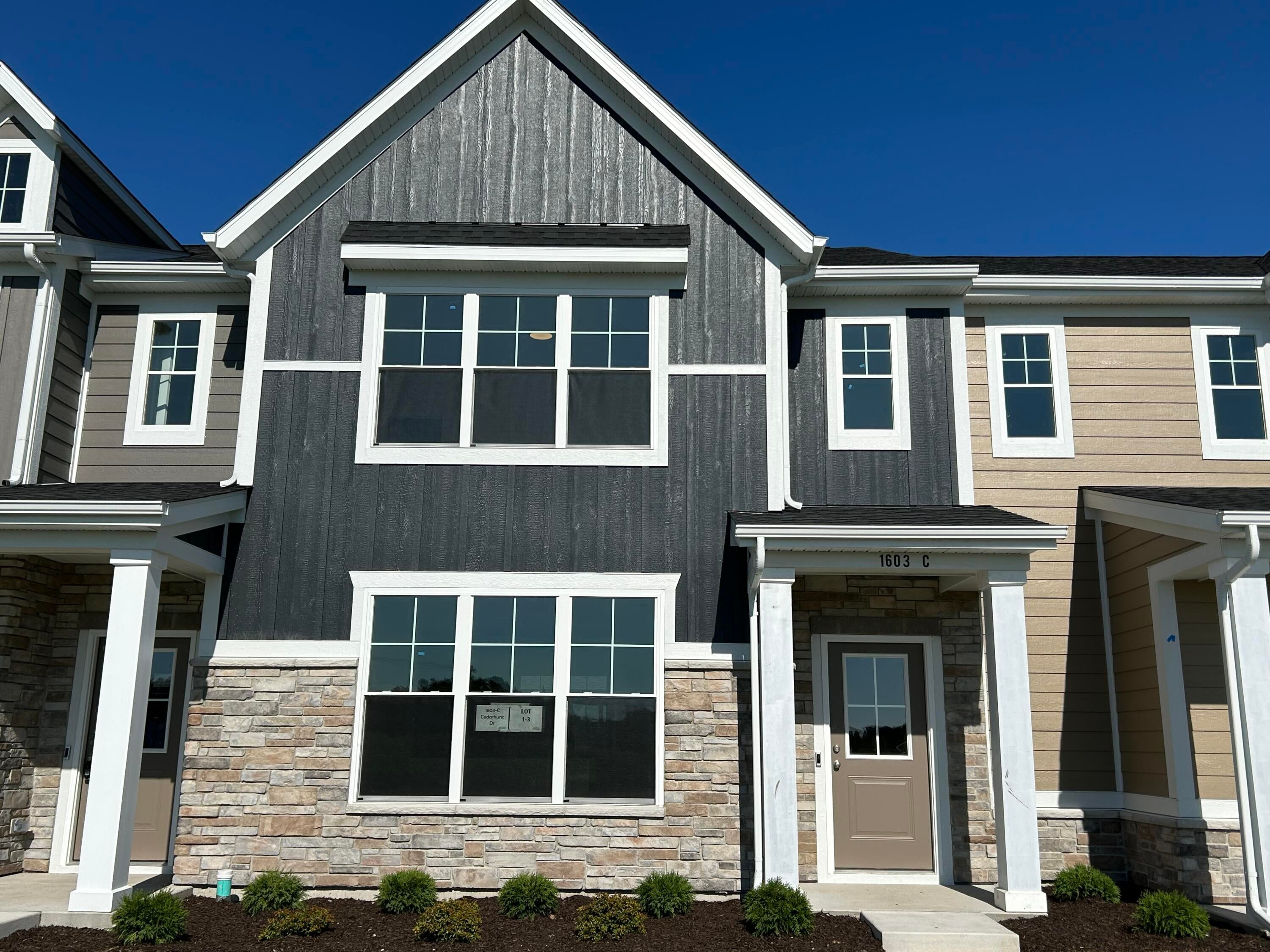 1603 Parkside Lane C — photo