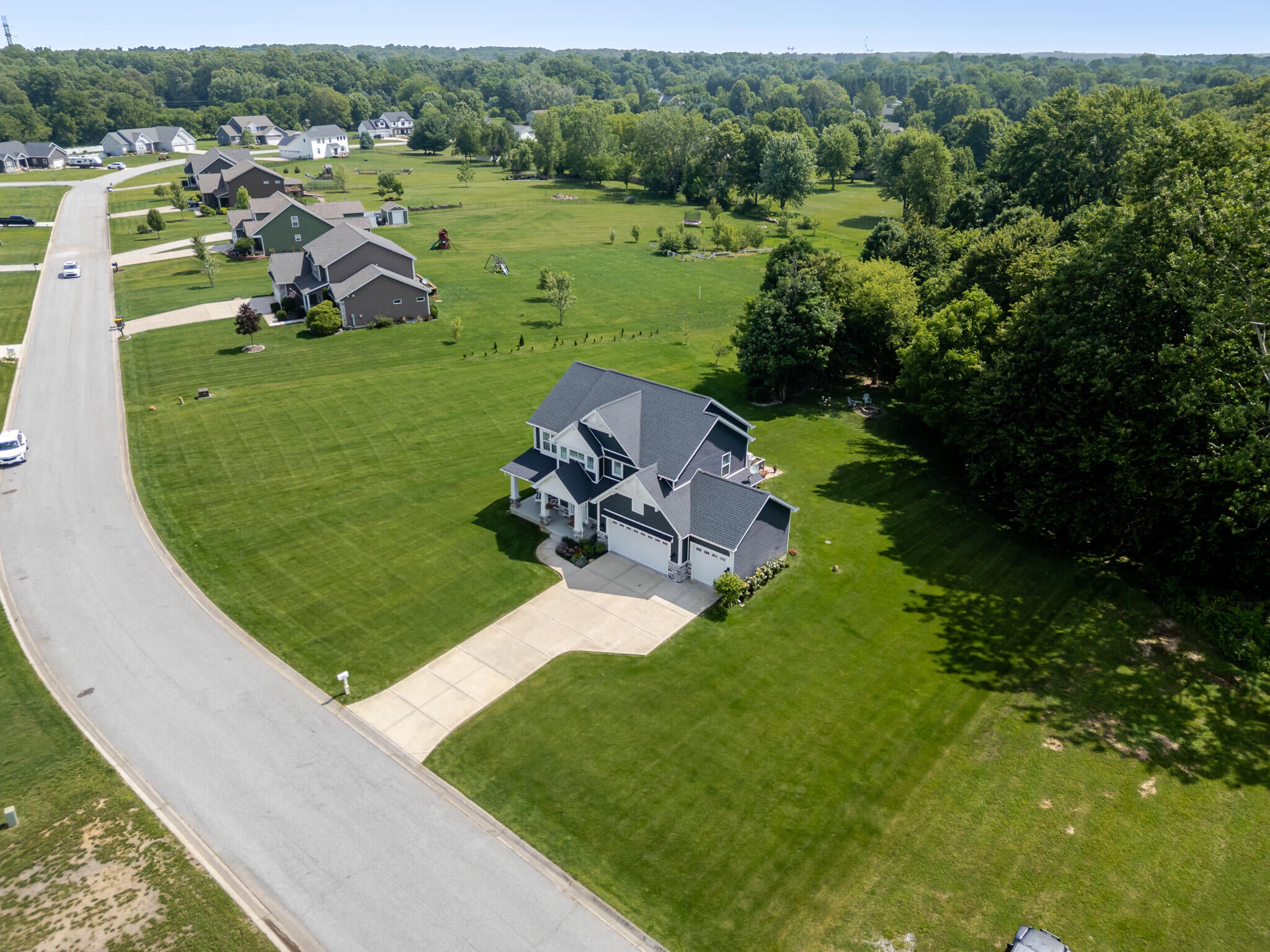 875 Farmview Drive — photo
