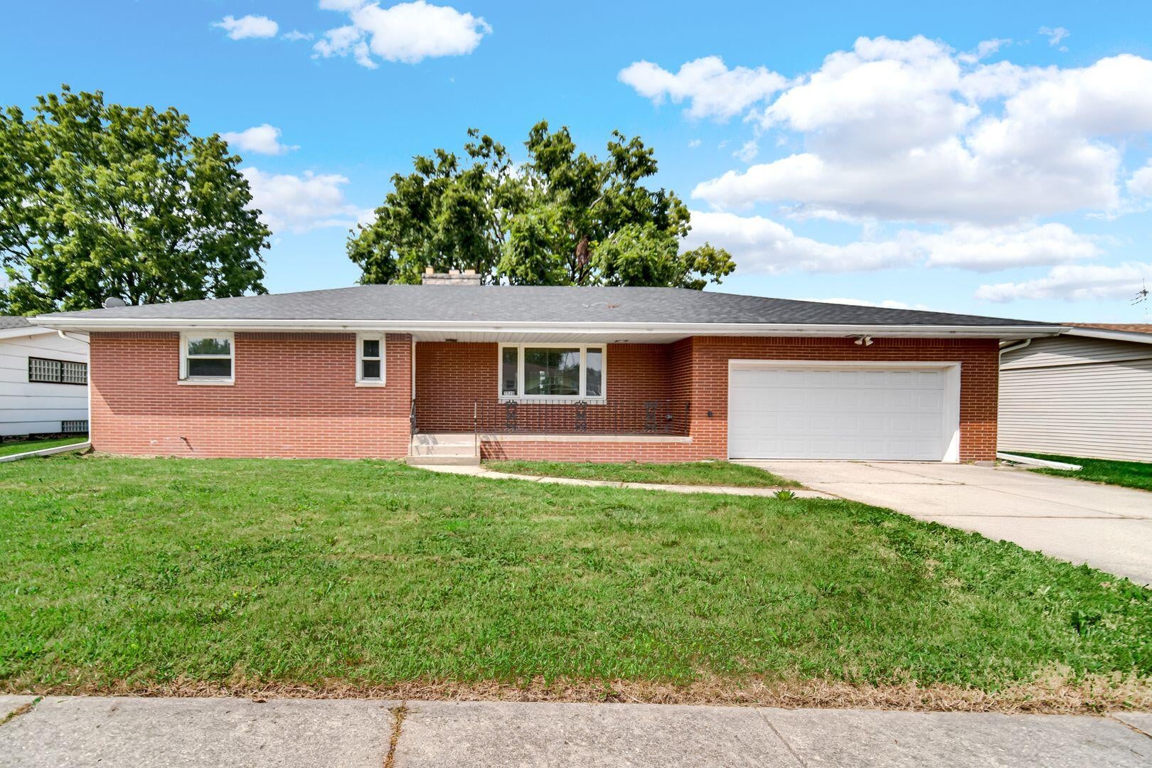 5520 Tyler Street — photo