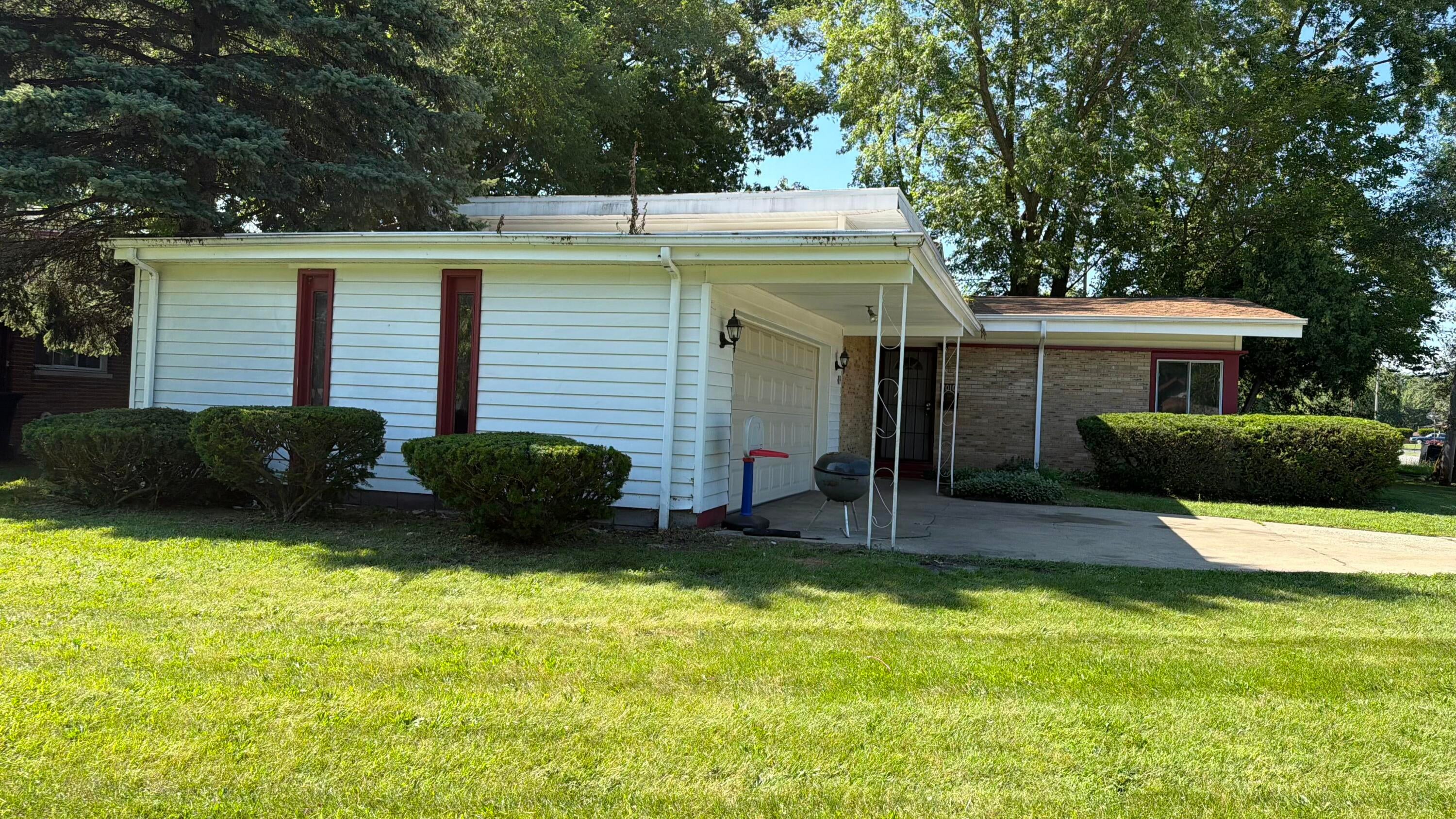 7010 Ash Place — photo