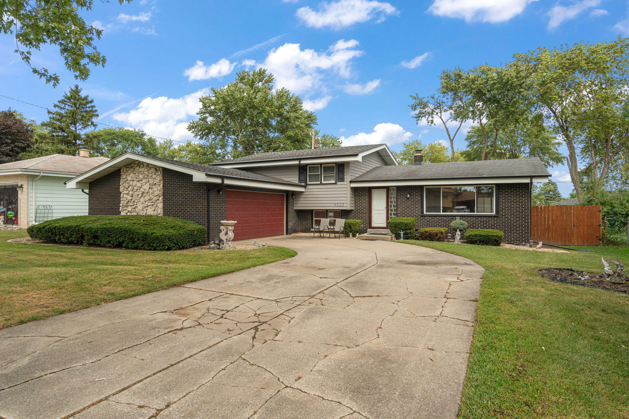 9523 Cleveland Street — photo