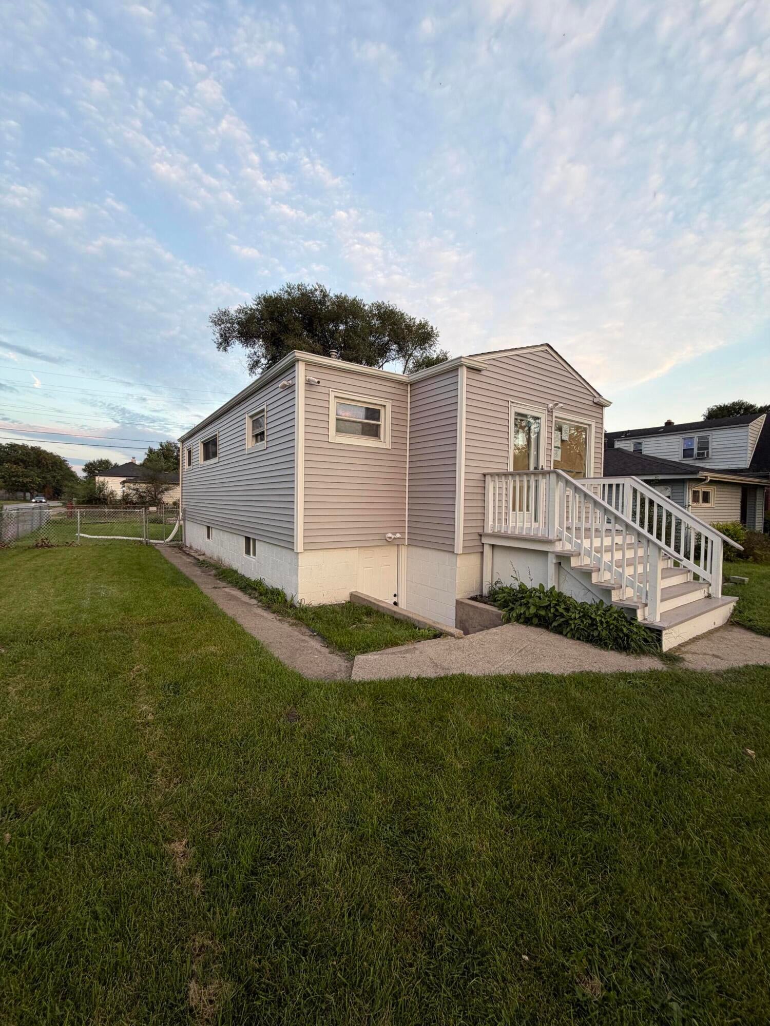 2401 Fillmore Street — photo