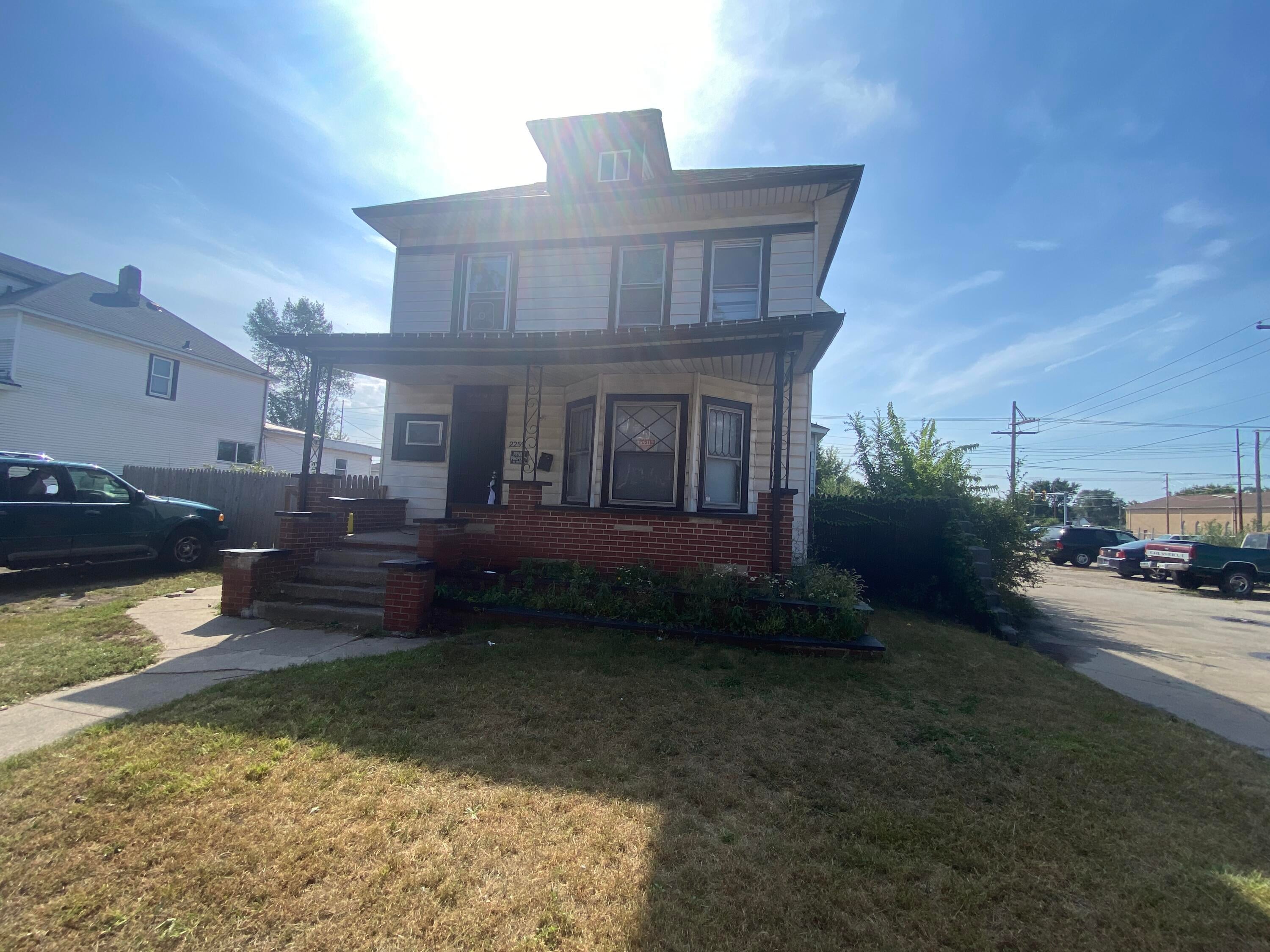 2259 W 10th Place — photo