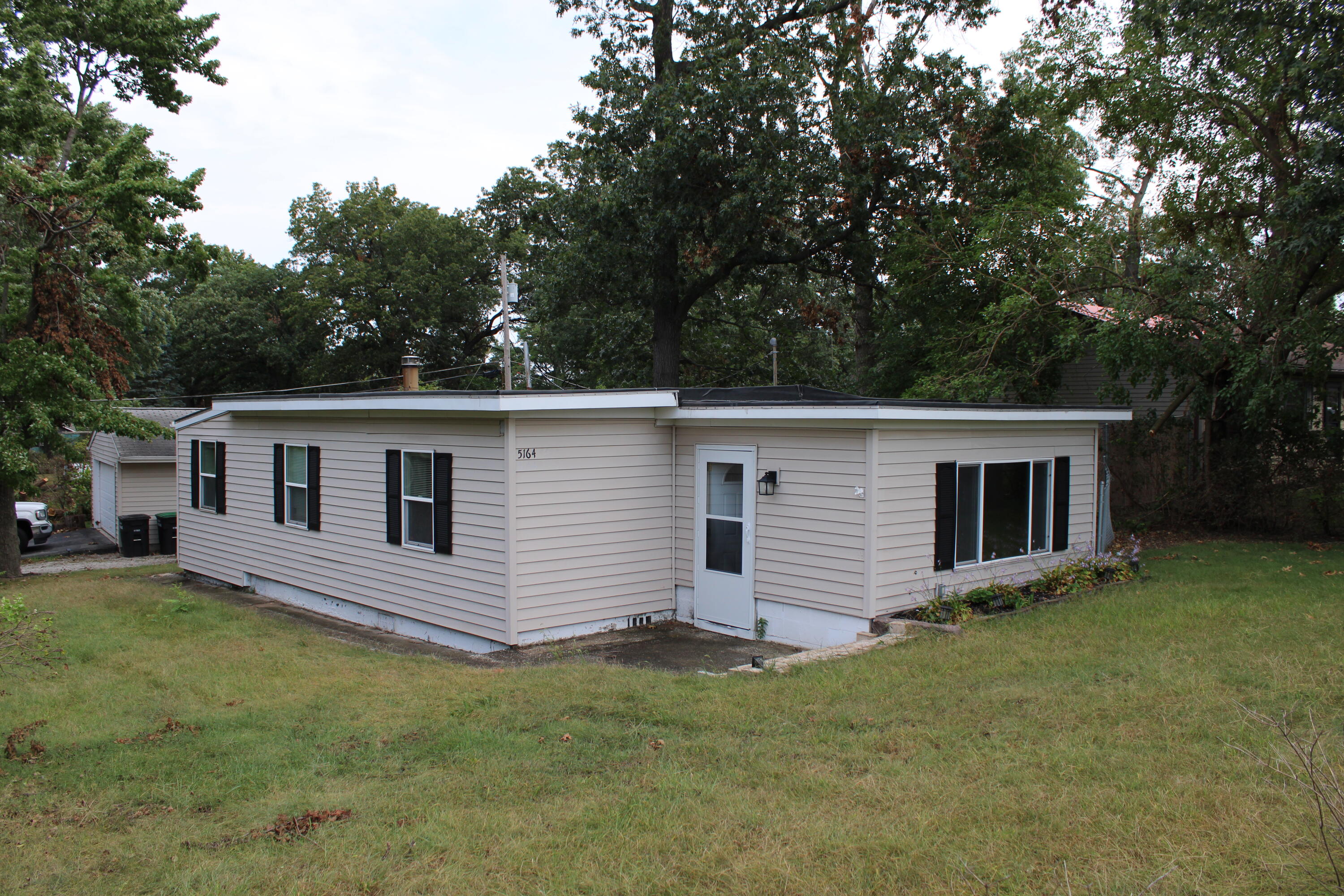 5164 Marquette Road — photo