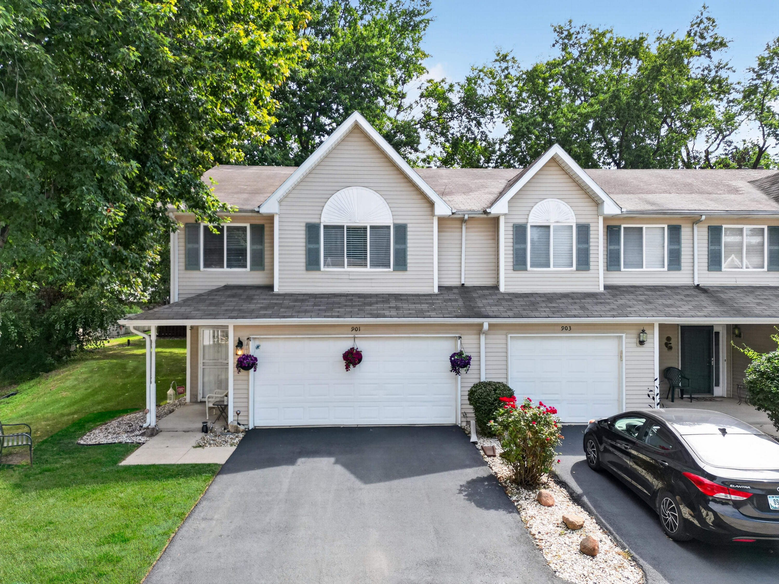901 Beacon Drive — photo