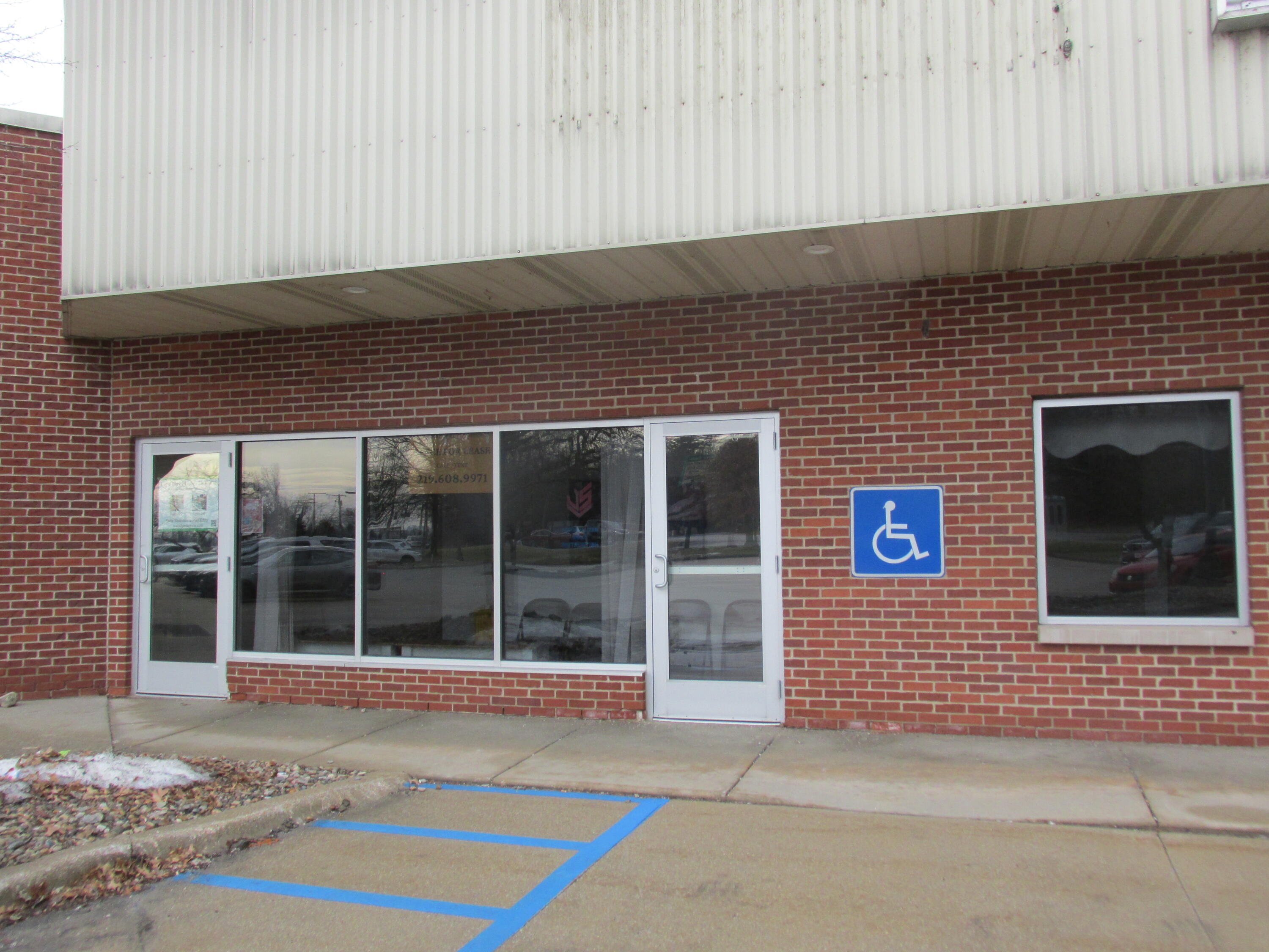 2358 N US Highway 35 — photo