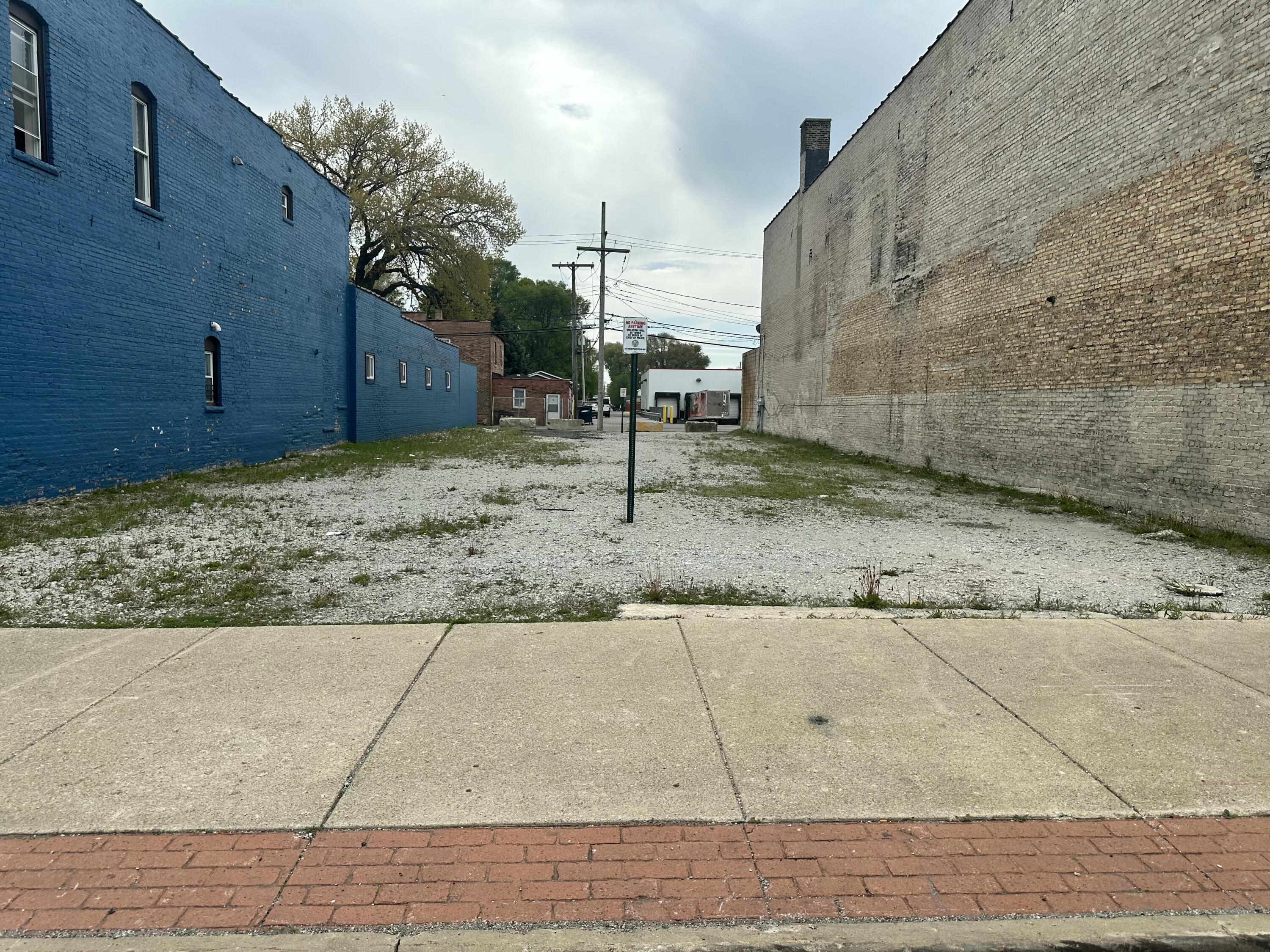 611 W Chicago Avenue — photo