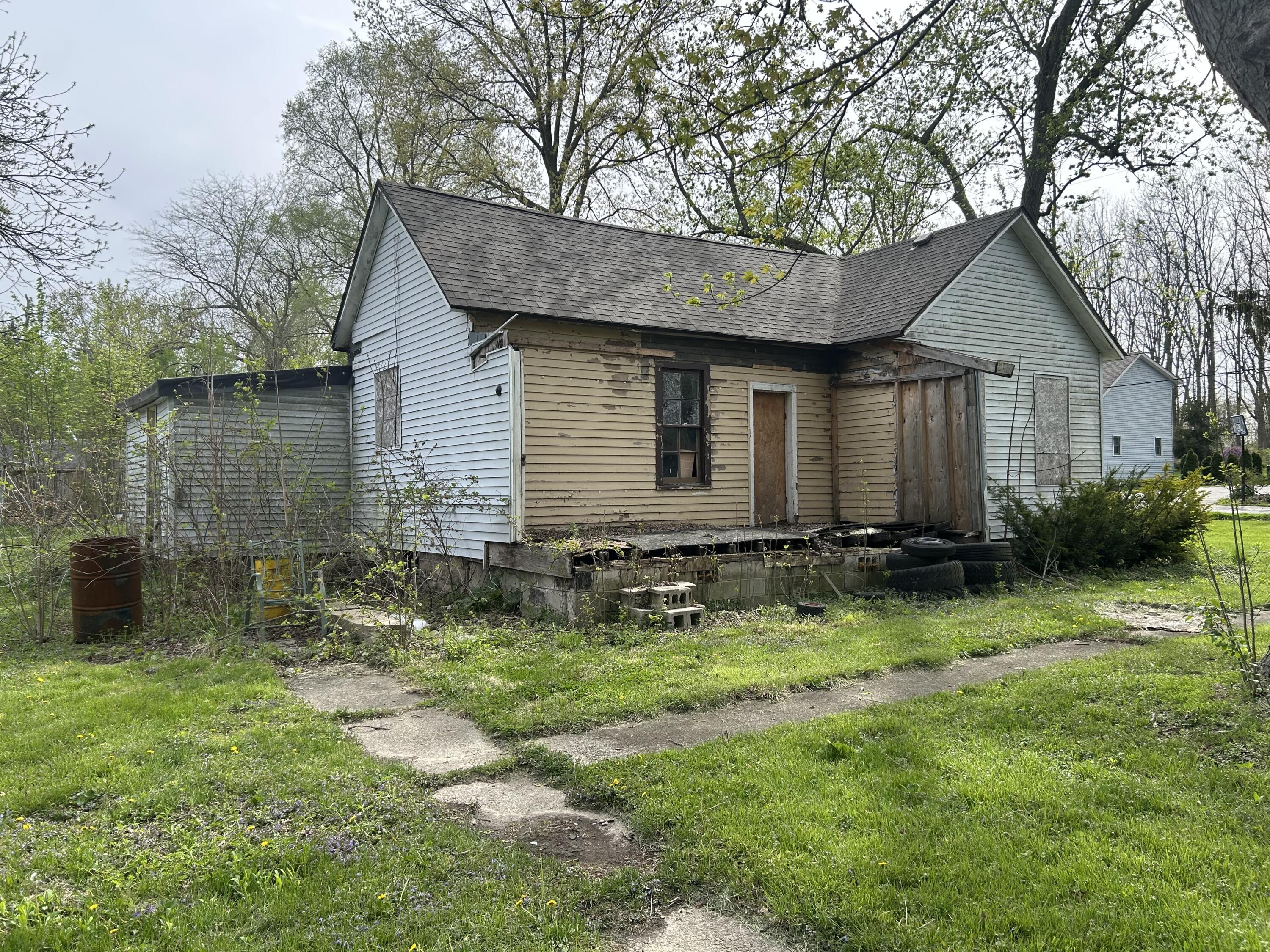 15517 Roberts Street — photo